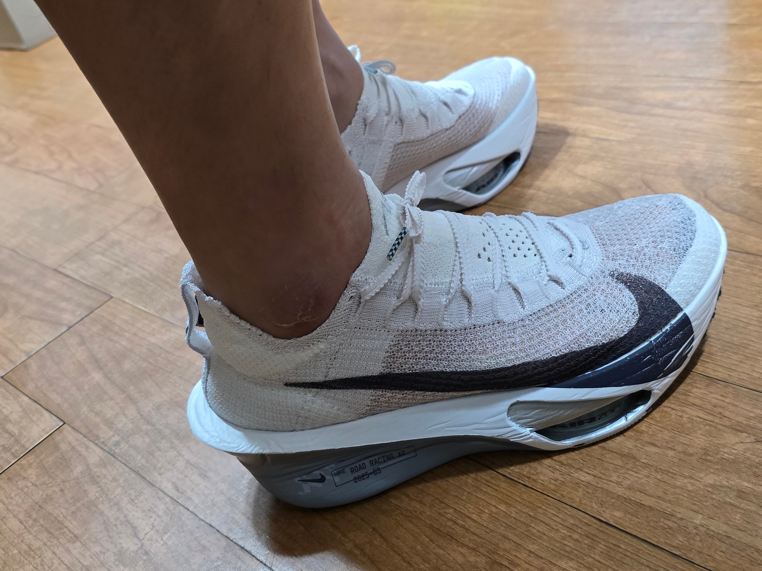 Nike Air Zoom Alphafly Next% 3 White Pure Platinum 착용 스타일 - 6