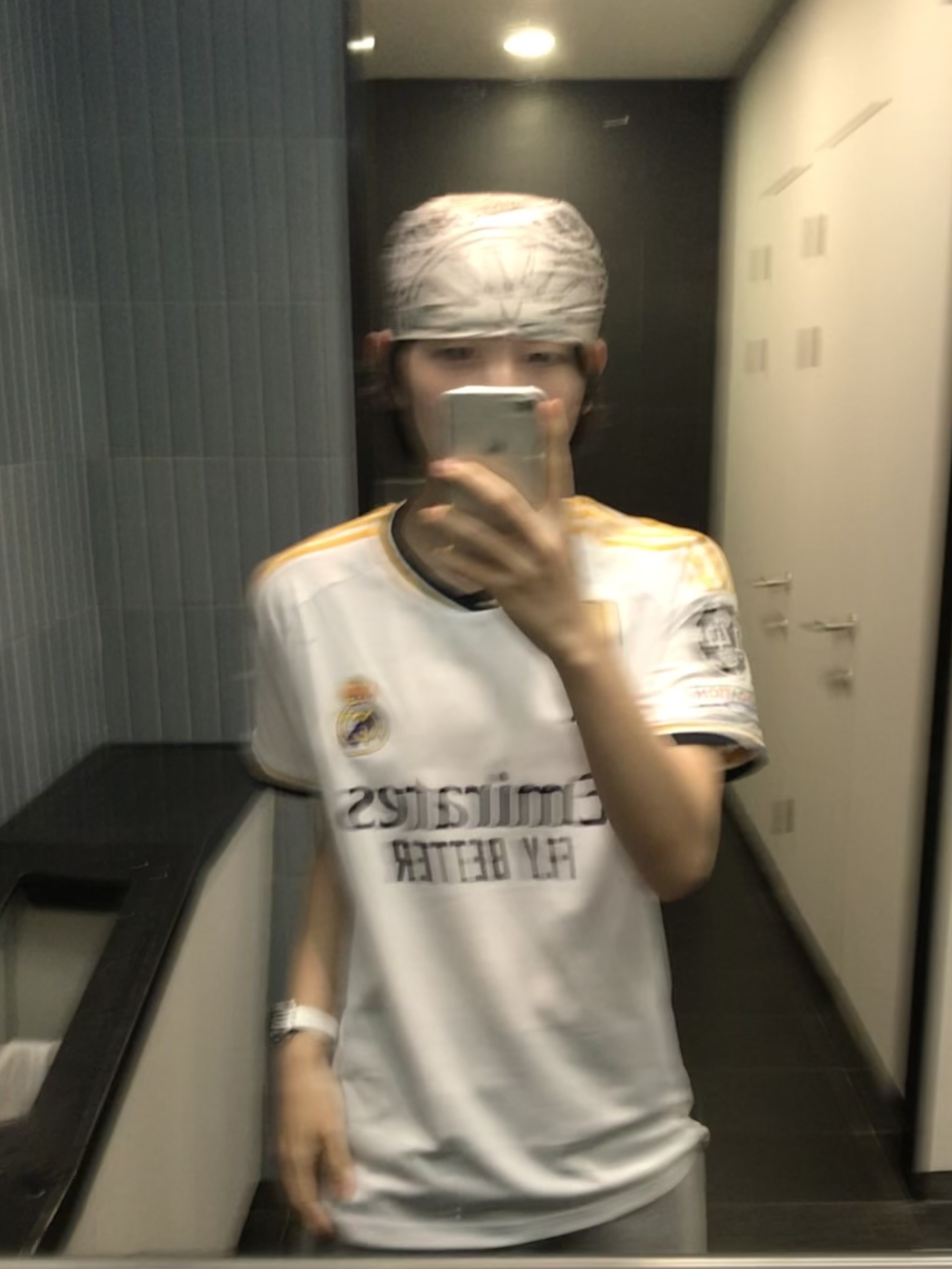 Adidas Real Madrid 2023/24 Home Jersey White - US Sizing (Non Marking Ver.), Adidas Real Madrid 2023/24 Home Jersey White - KR Sizing (Non Marking Ver.) 착용 스타일 - 2