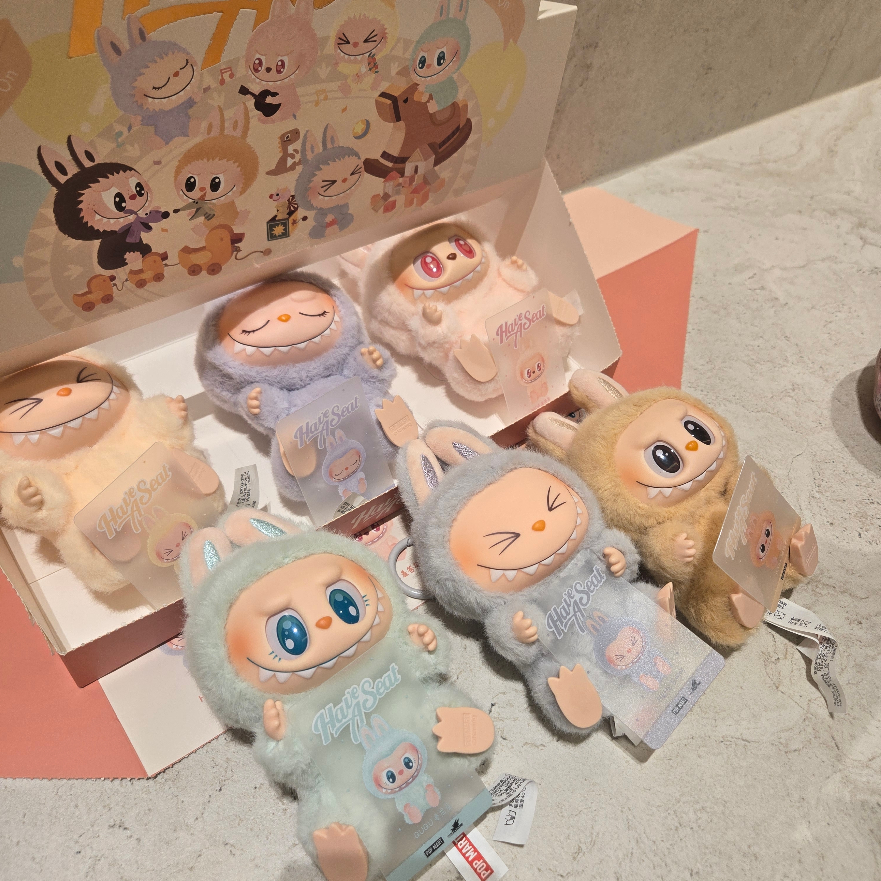 Pop Mart Labubu Let's Play Together Doll Series Sealed Case (6 Blind Boxes) 착용 스타일