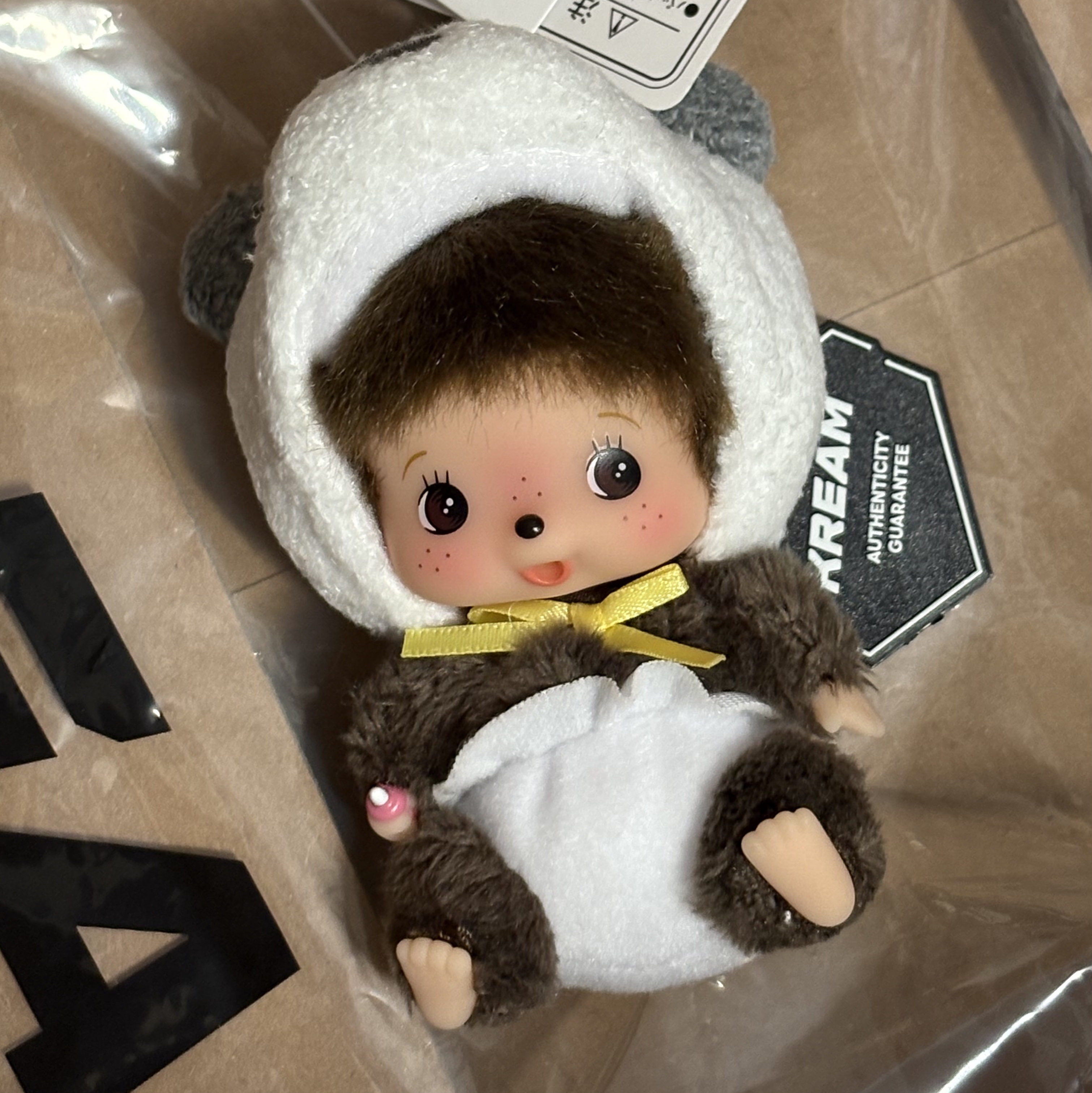 Monchhichi Animal Bebichhichi SS Panda Key Chain White 착용 스타일