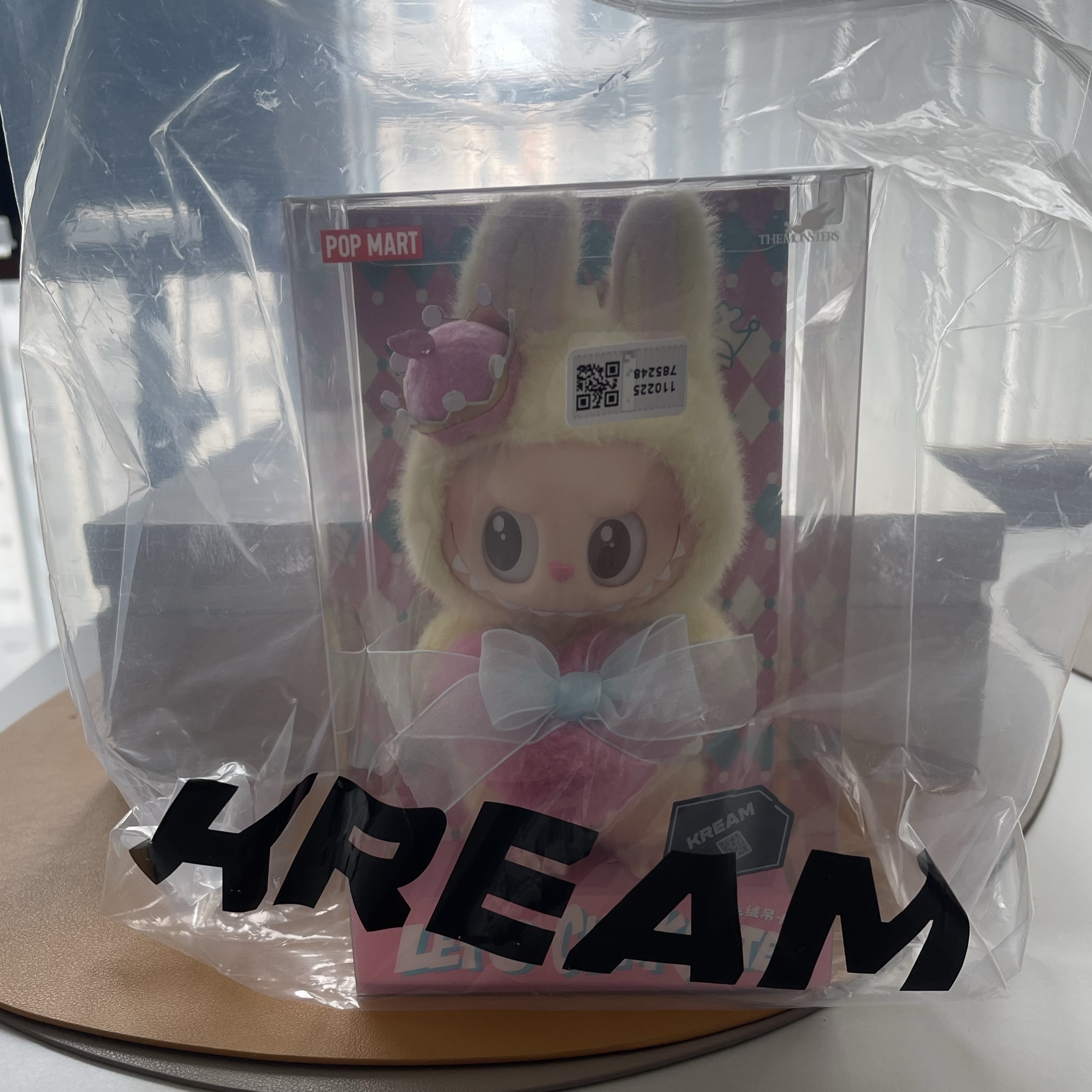 Pop Mart The Monsters Checkmate Series Plush Keyring 착용 스타일