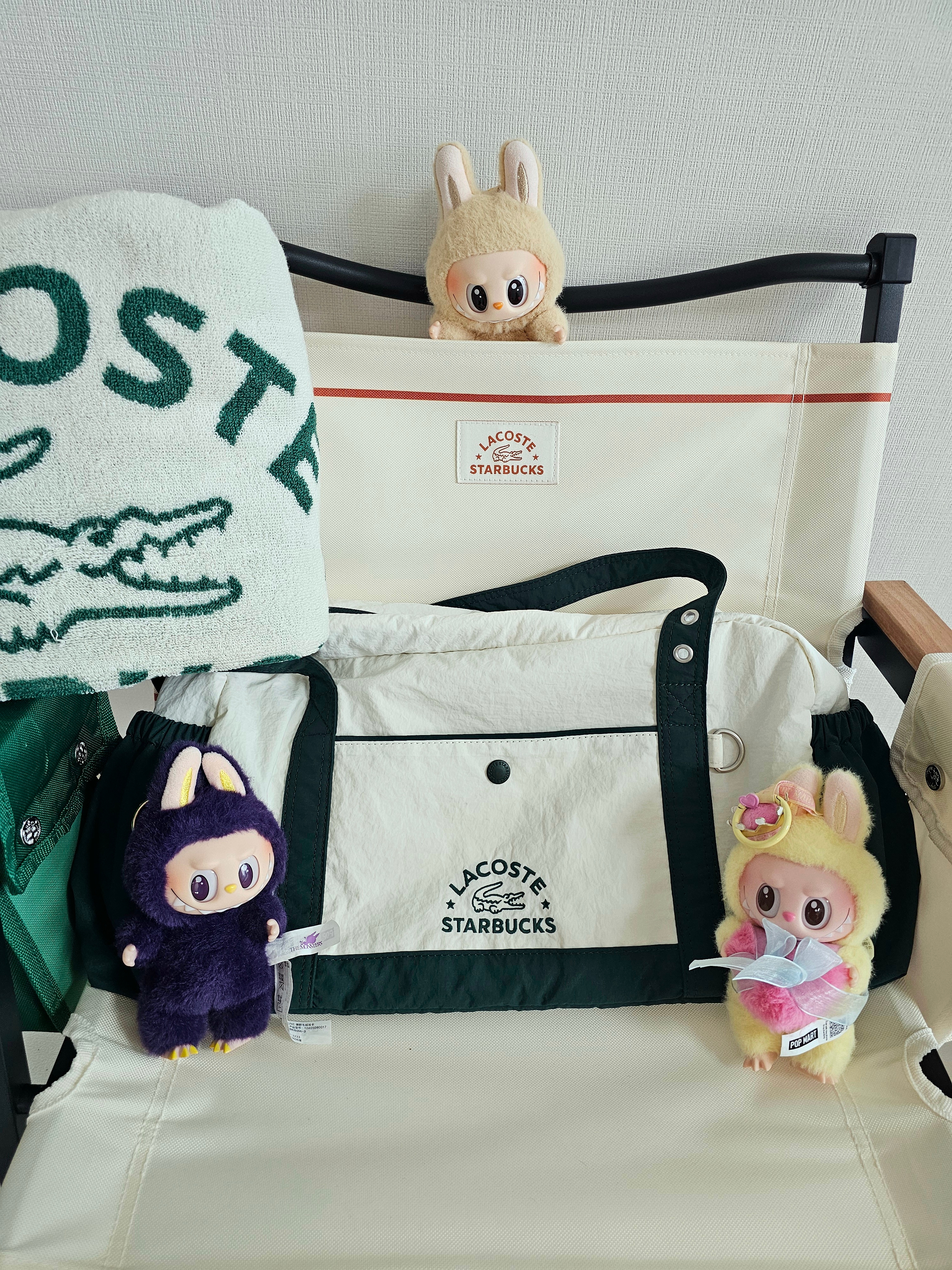 Starbucks x Lacoste Multiple Bag Green, Pop Mart Labubu x Pronounce Lucky Fairy Toy Keyring 착용 스타일 - 2