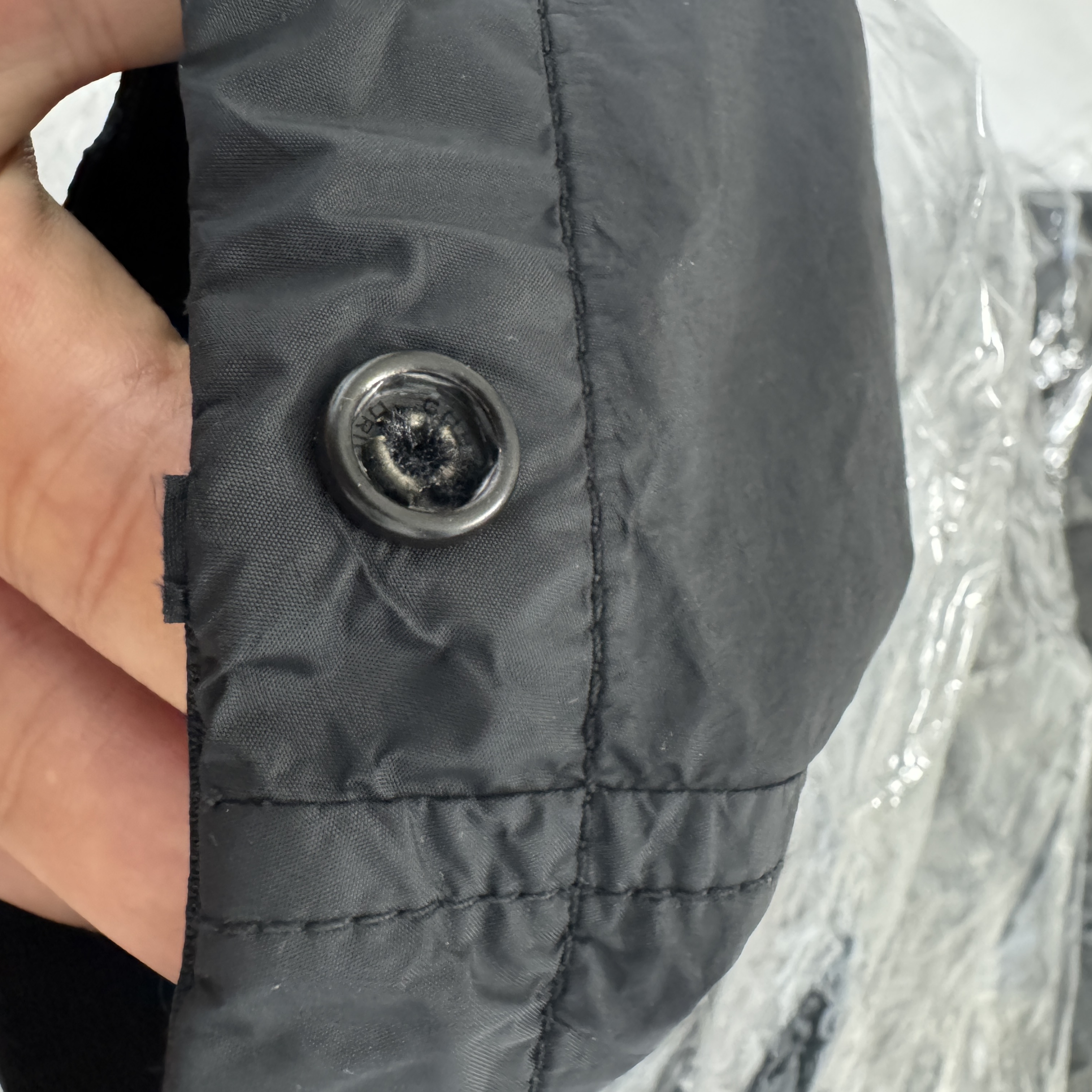 Stone Island S0A23 Crinkle Reps R-NY Wind Resistant Anti-Drop Hooded Jacket - 25SS 착용 스타일 - 2