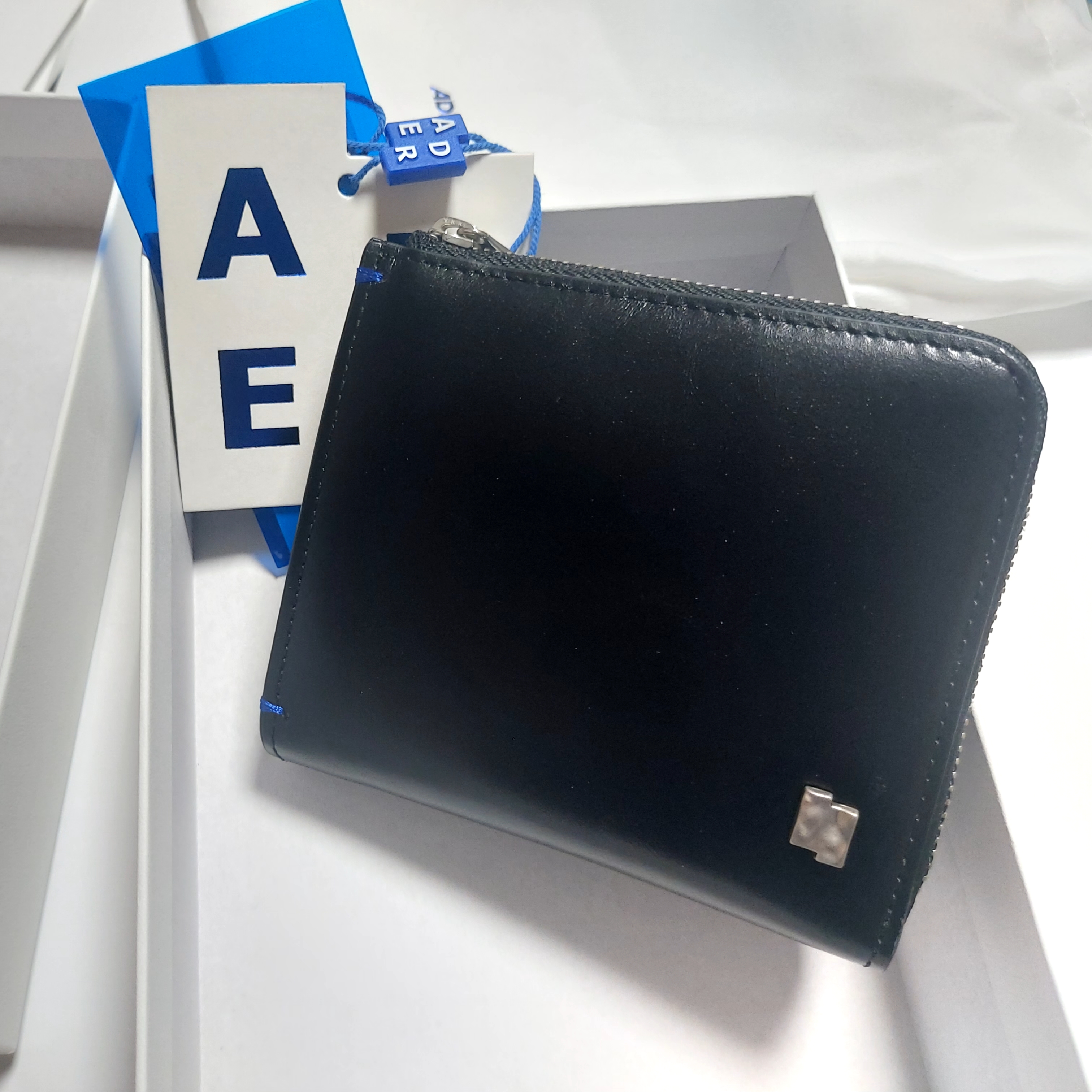 Ader Error Sig; TRS Tag Wallet 01 Noir 착용 스타일 - 1