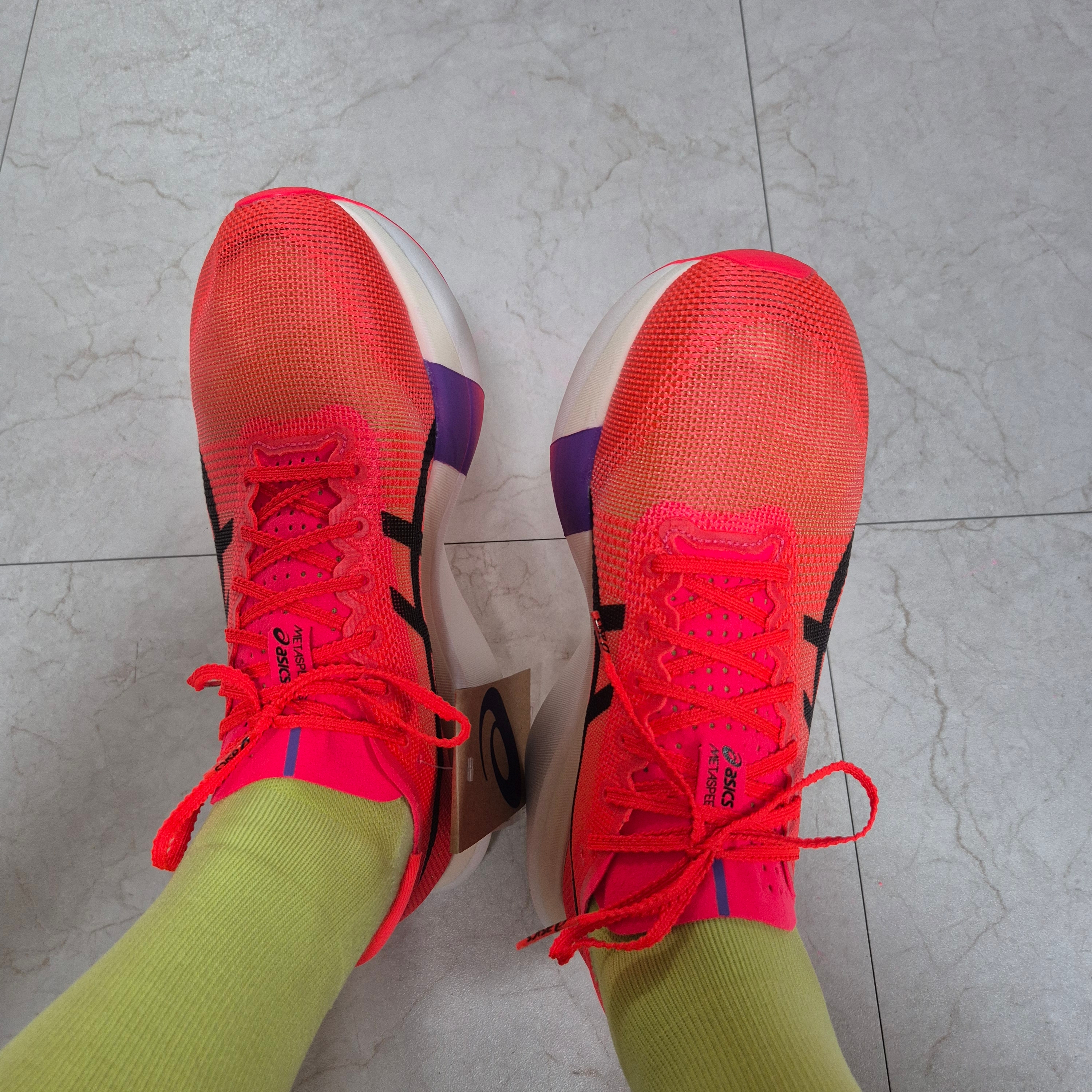Asics Metaspeed Sky Tokyo Flash Red Black 착용 스타일 - 2