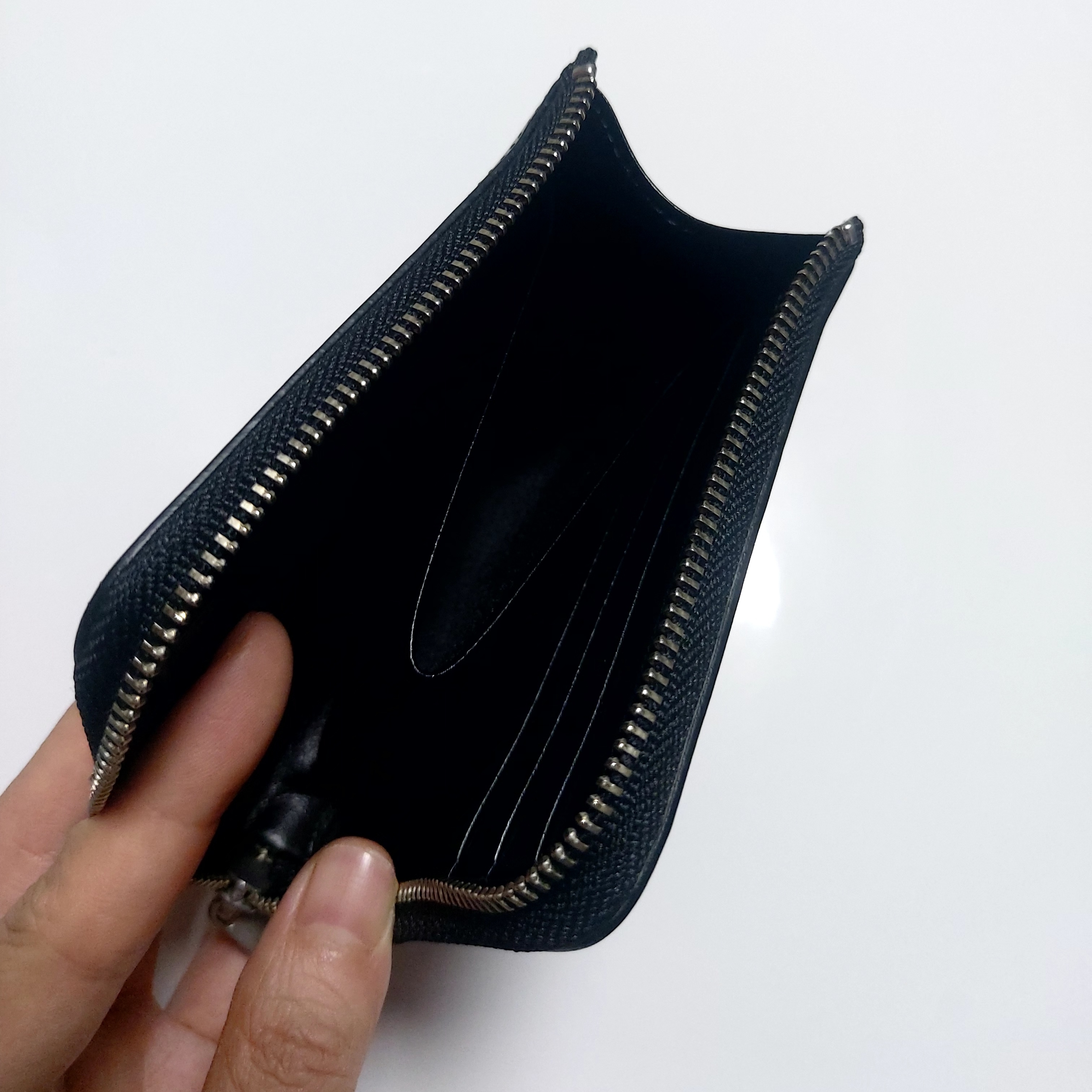 Ader Error Sig; TRS Tag Wallet 01 Noir 착용 스타일 - 6