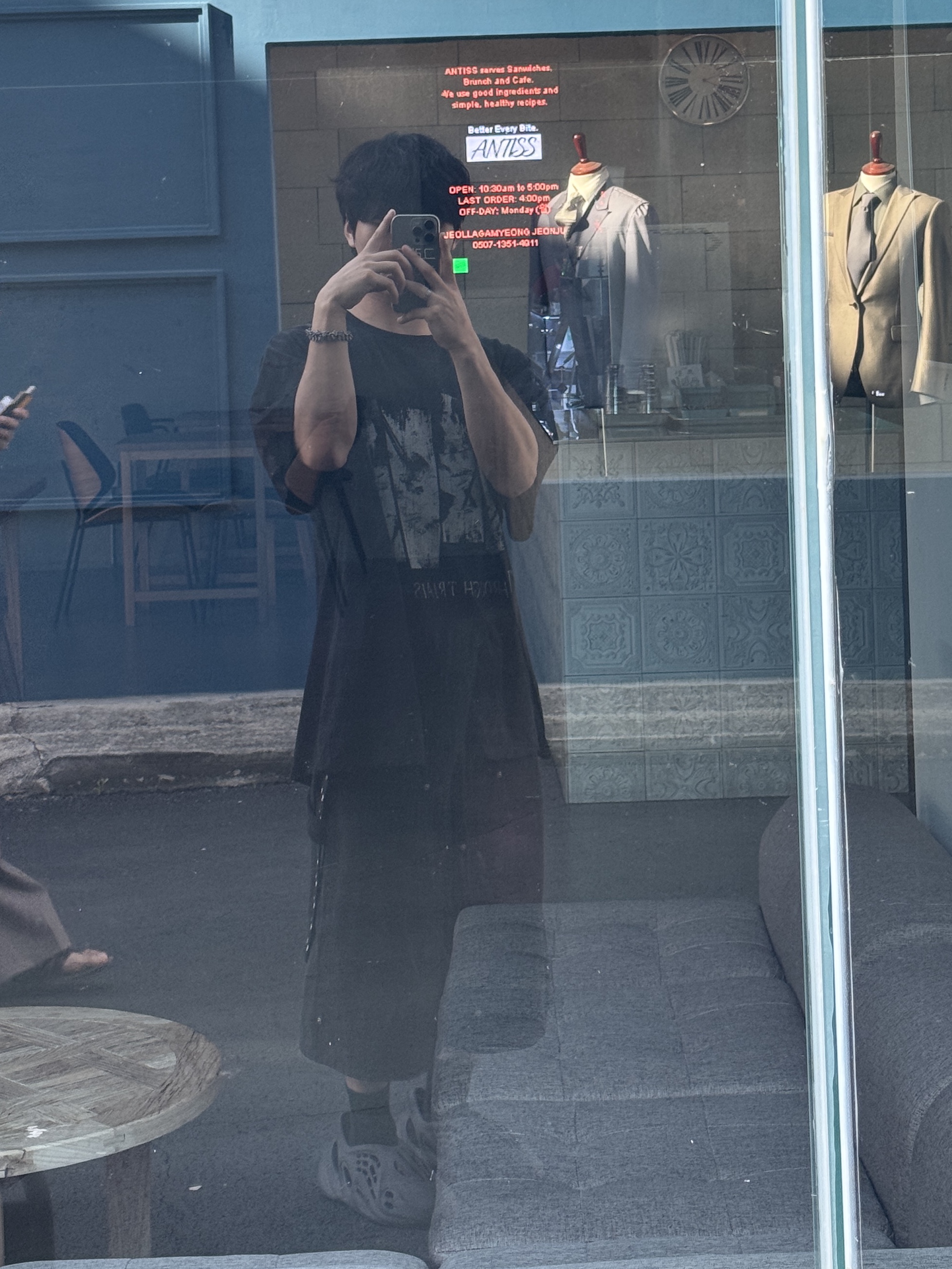Kamien x MJD Double Hole Belt Black Shearling Calfskin, NOMANUAL C.D.L Bermuda Pants Washed Black 착용 스타일