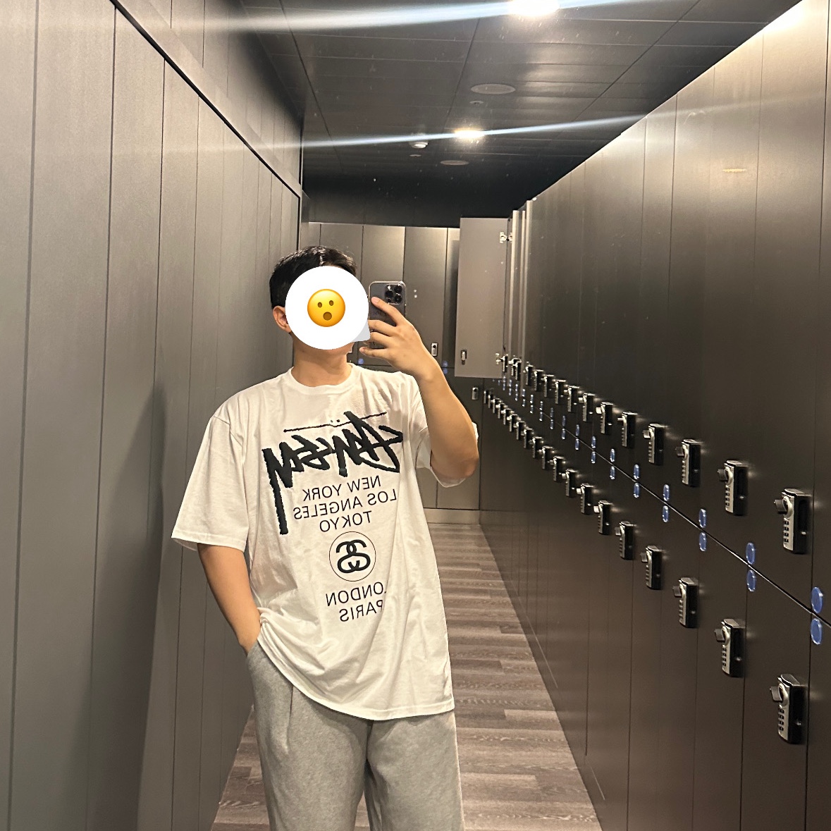 Stussy World Tour T-Shirt White 2024,2025 착용 스타일