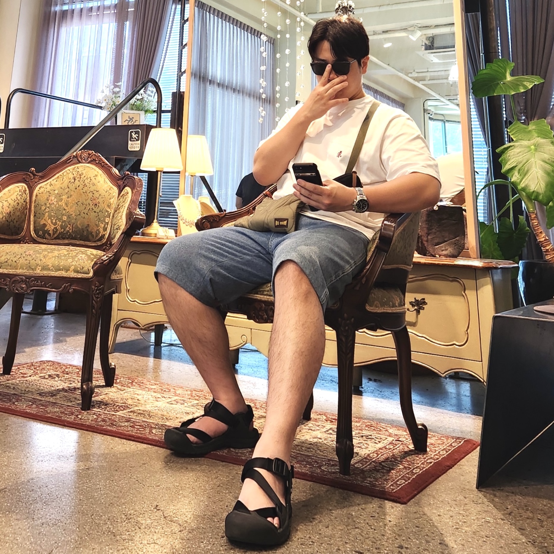 (W) Keen Zerraport II Sandal Black Black, Gramicci One Point T-Shirt White - US Sizing 착용 스타일 - 1