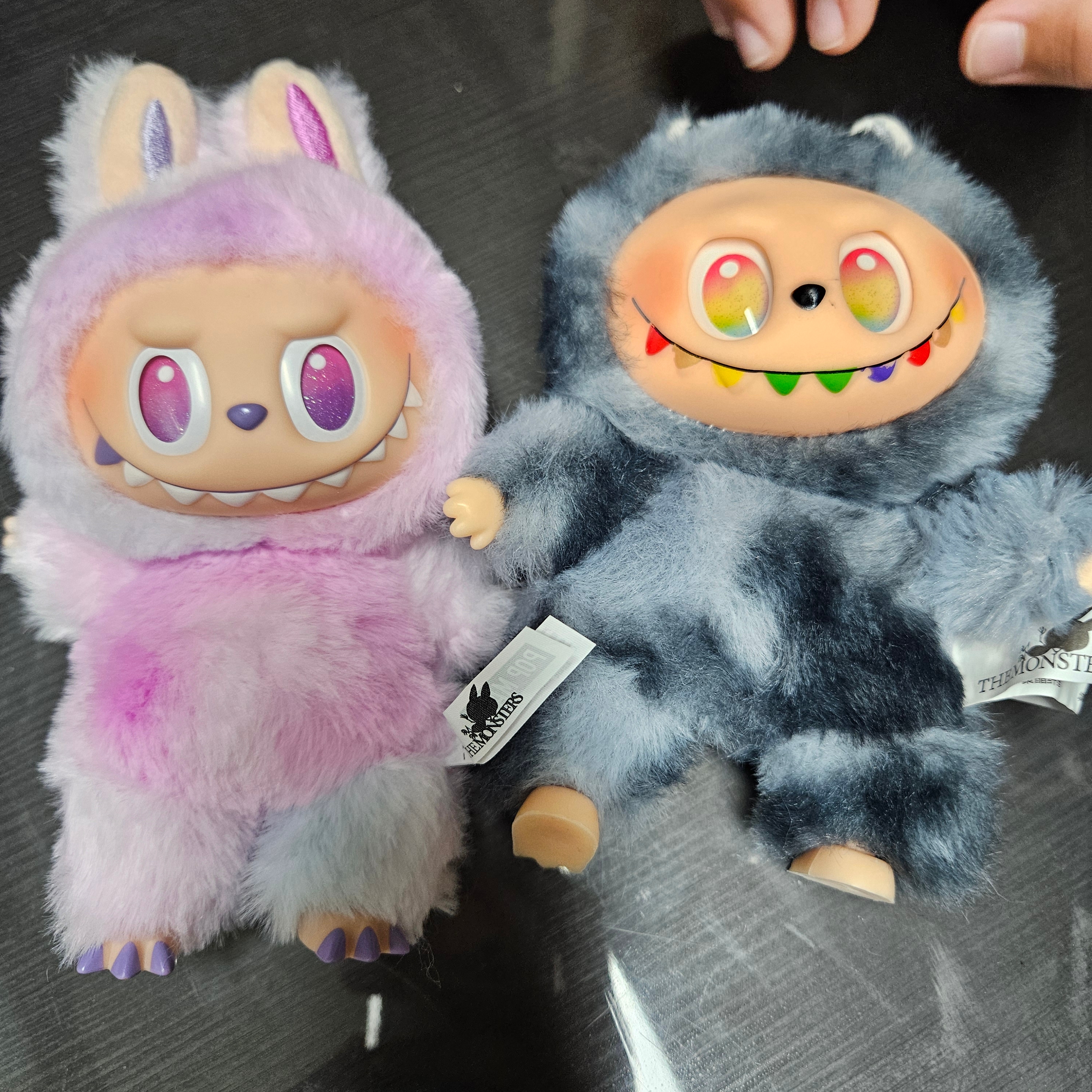 Pop Mart Labubu The Monsters Highlight Series Sealed Case (1 Blind Box) 착용 스타일 - 2