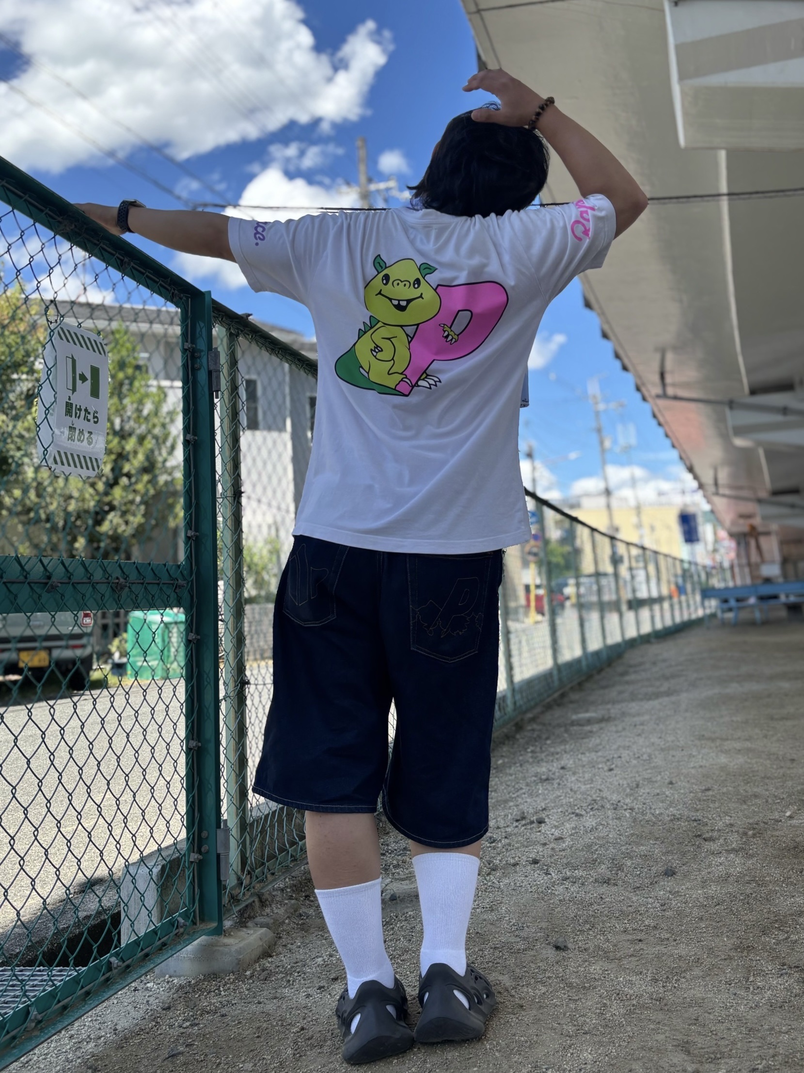 Palace x Maharishi Baggy Denim Short Indigo - 25SS, Palace x Rapha EF Education First T-Shirt White - 22SS 착용 스타일 - 2