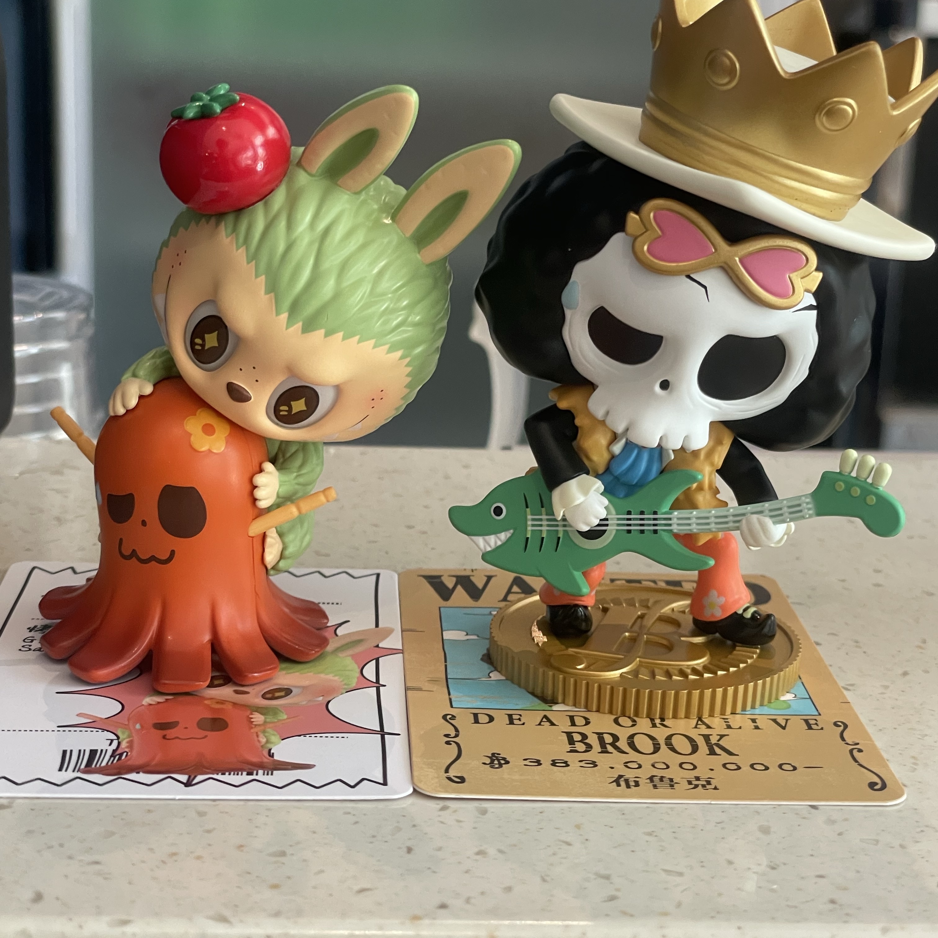 Pop Mart Labubu The Monsters Wacky Mart Series Figures Grilled Sausage (Opened Case), Pop Mart Labubu The Monsters x One Piece Series Figures Brook (Opened Case) 착용 스타일 - 1