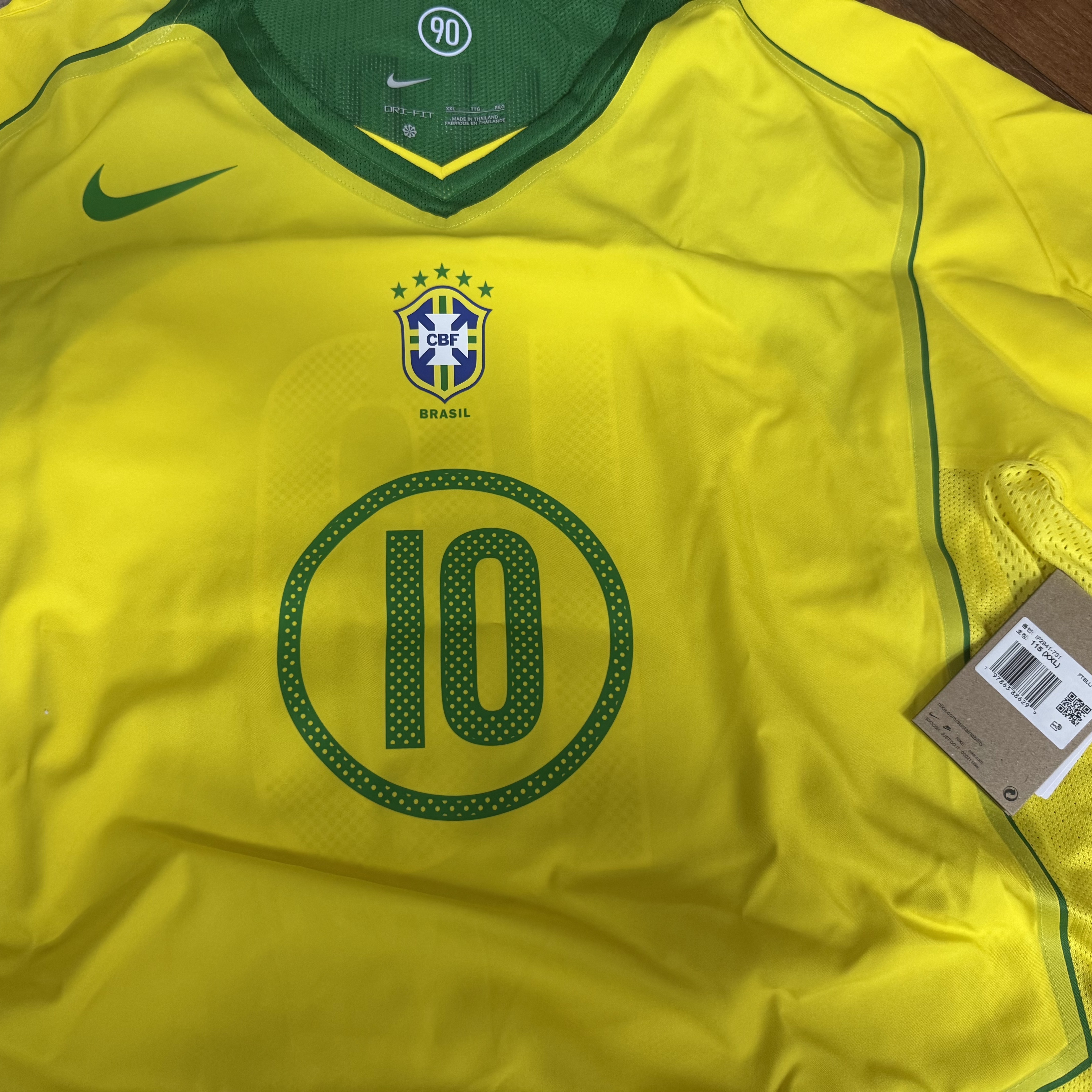 Nike Ronaldinho Brazil 2004 Total 90 Reissue Soccer Replica Jersey (Marking Ver.) 착용 스타일