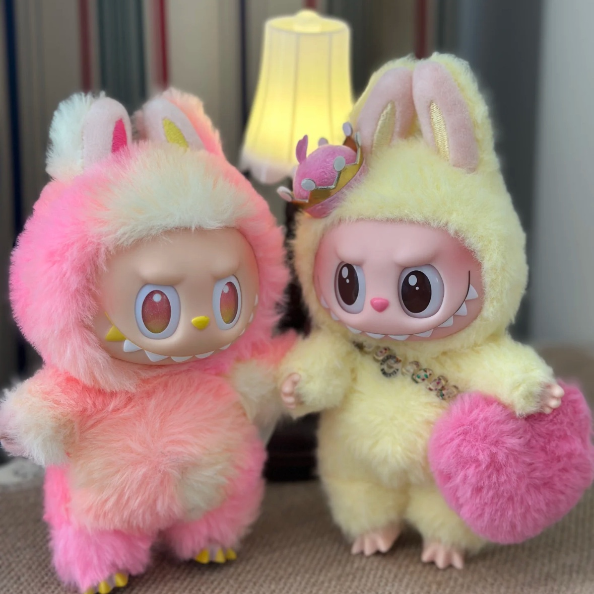 Pop Mart The Monsters Checkmate Series Plush Keyring, Pop Mart Labubu The Monsters Highlight Series Loyalty Keyring (Opened Case) 착용 스타일
