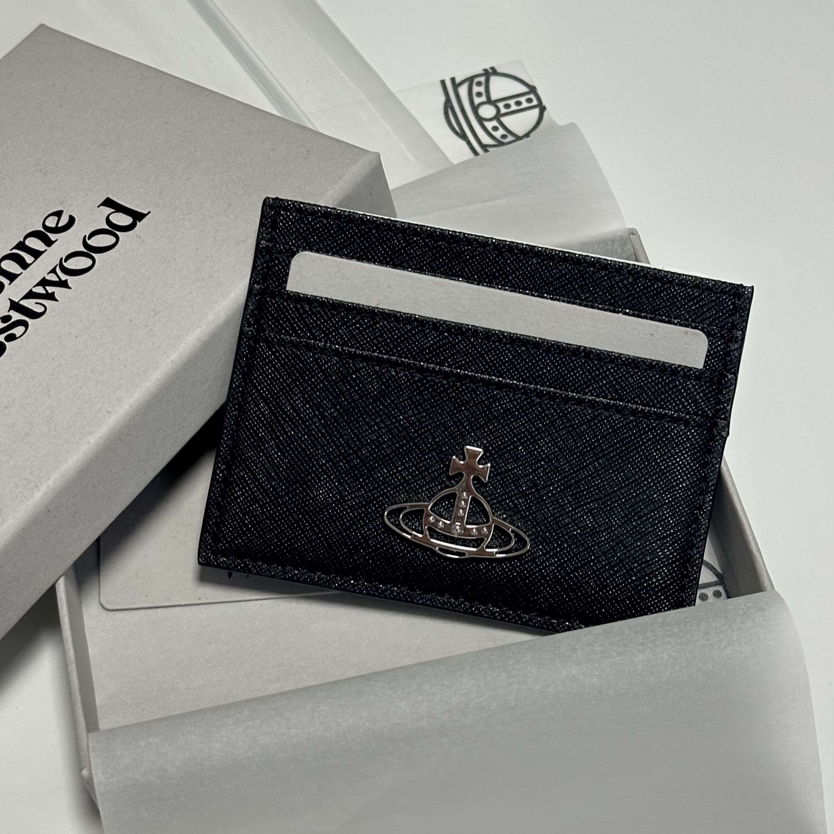 Vivienne Westwood Flat Card Holder Black 착용 스타일