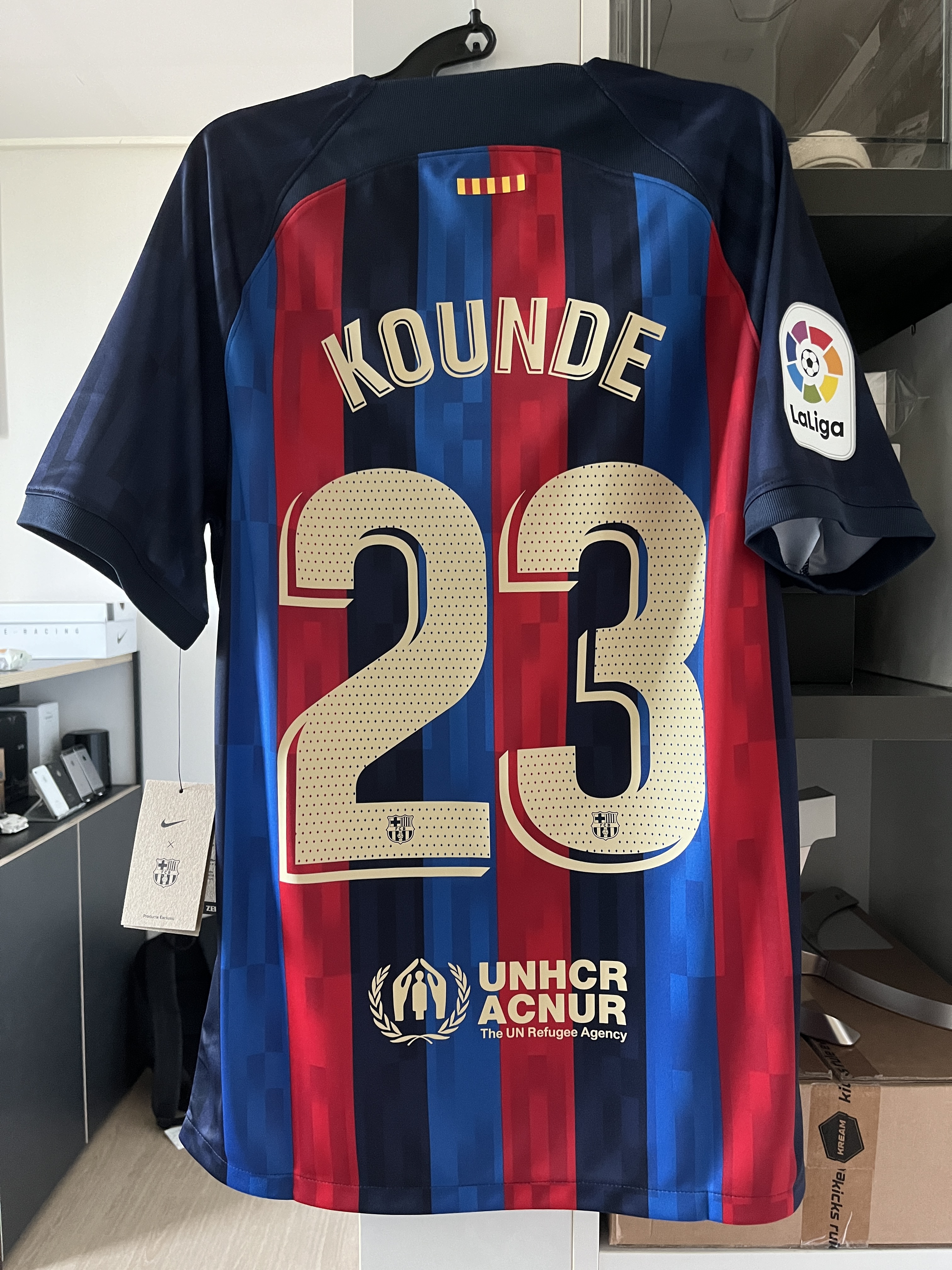 Nike FC Barcelona 2022/23 Stadium Home Dri-Fit Jersey Blue Scarlet (Non Sponser & Non Marking Ver.), Nike FC Barcelona 2022/23 ADV Match Home Dri-Fit Jersey Blue Scarlet (Non Marking Ver.) 착용 스타일 - 2
