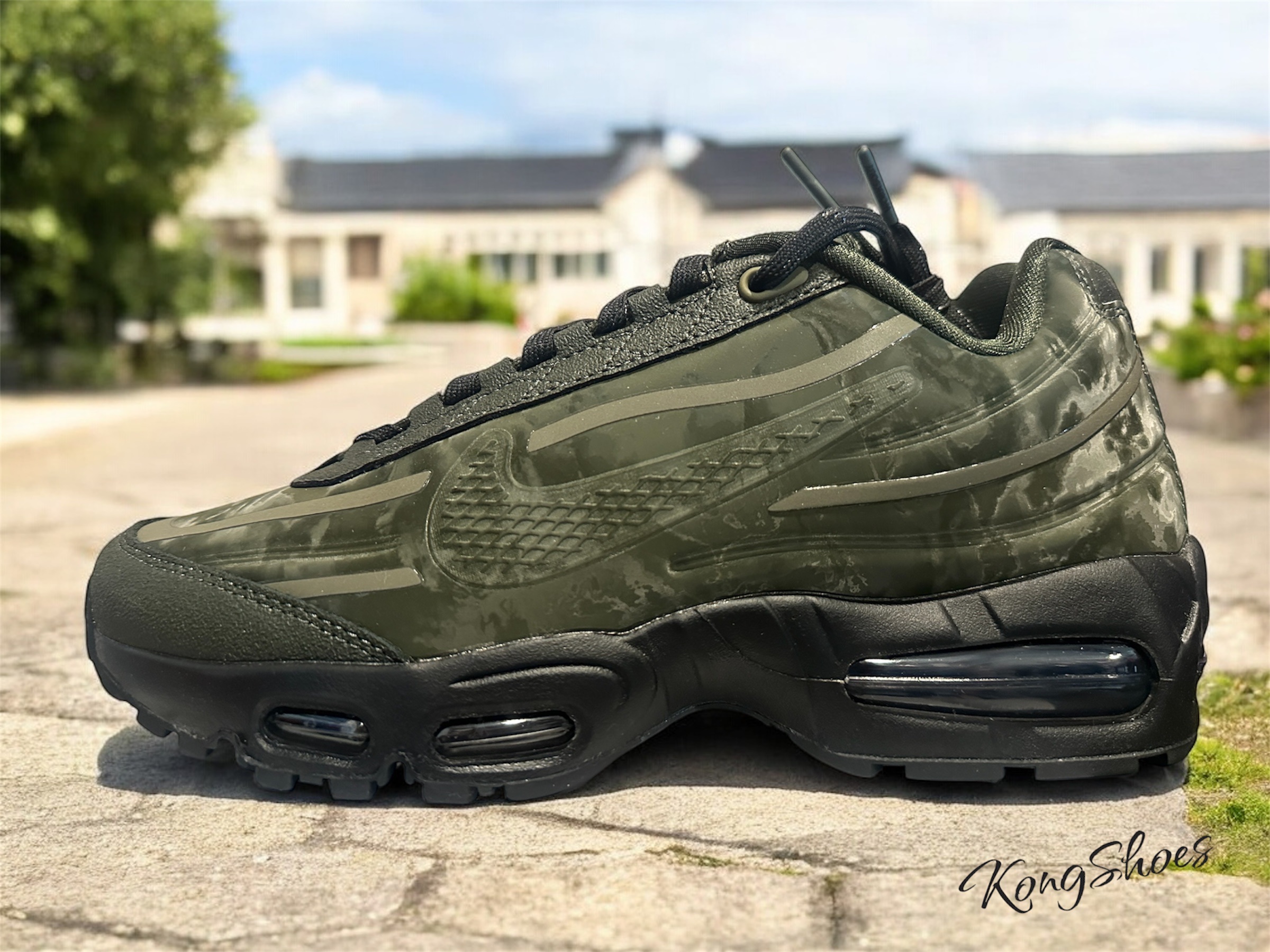 Nike x Worksout Air Max 95 Medium Olive and Sequoia 착용 스타일
