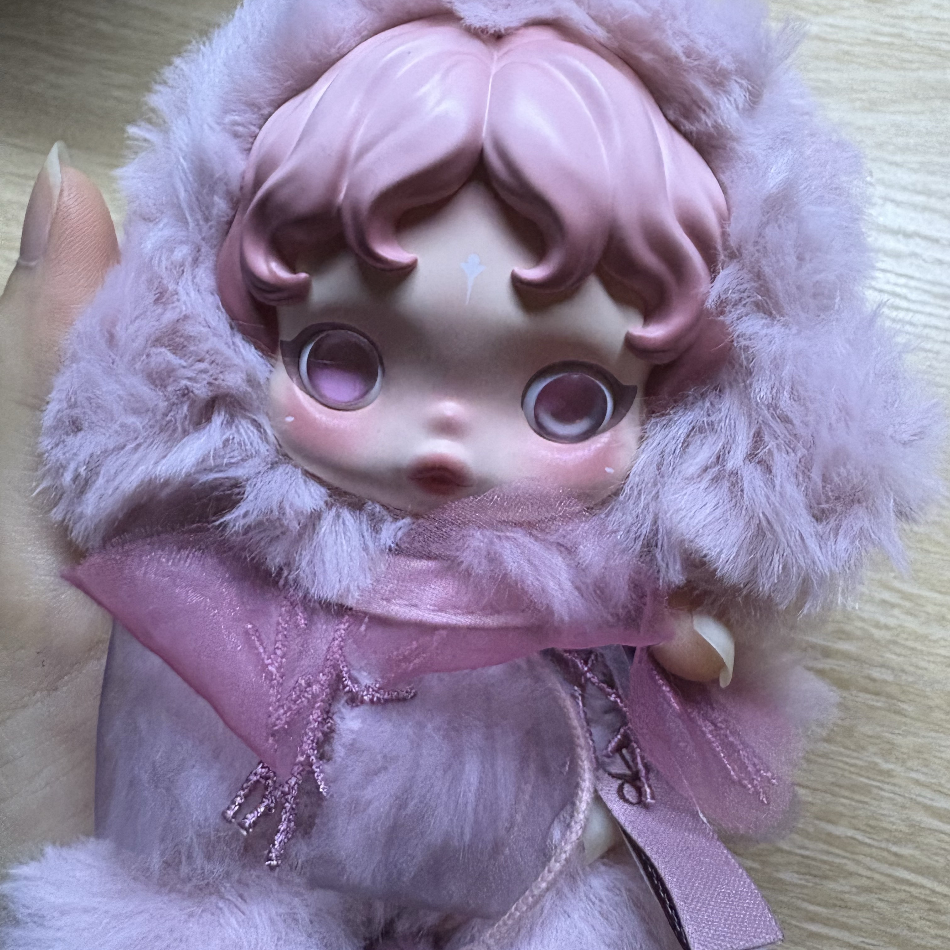 Pop Mart Skullpanda L’Impressionnisme Series Plush Doll (1 Blind Box) 착용 스타일