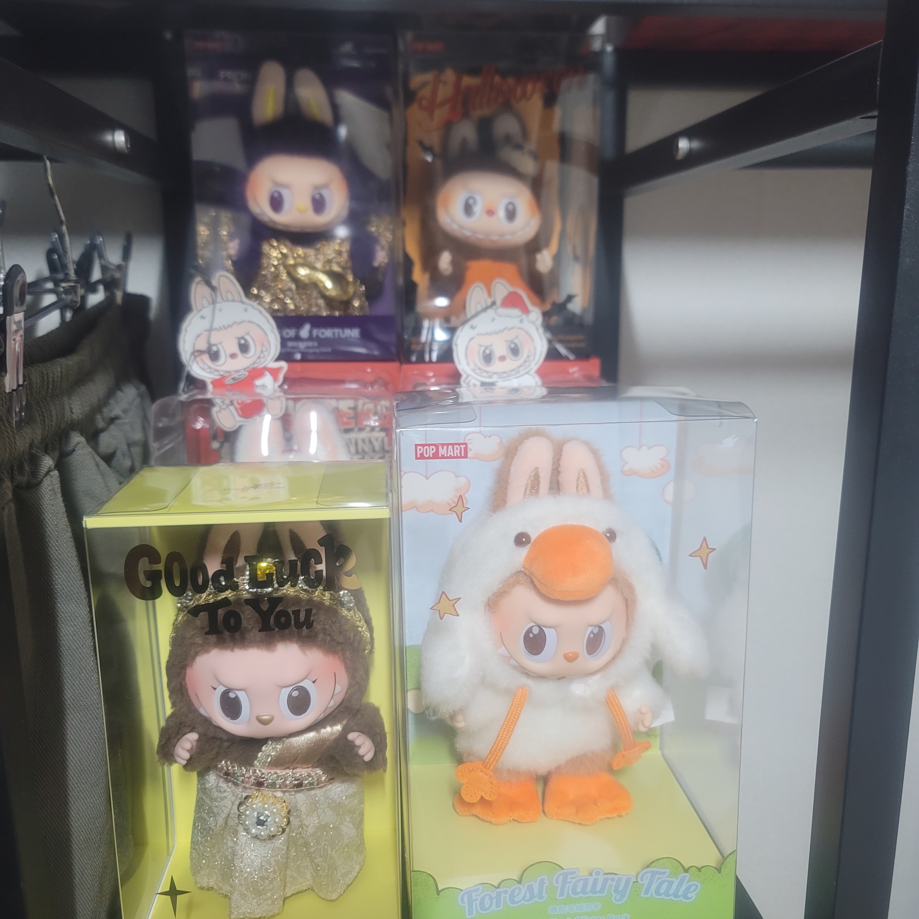 Pop Mart Labubu Good Luck To You Vinyl Plush Doll Pendant 착용 스타일