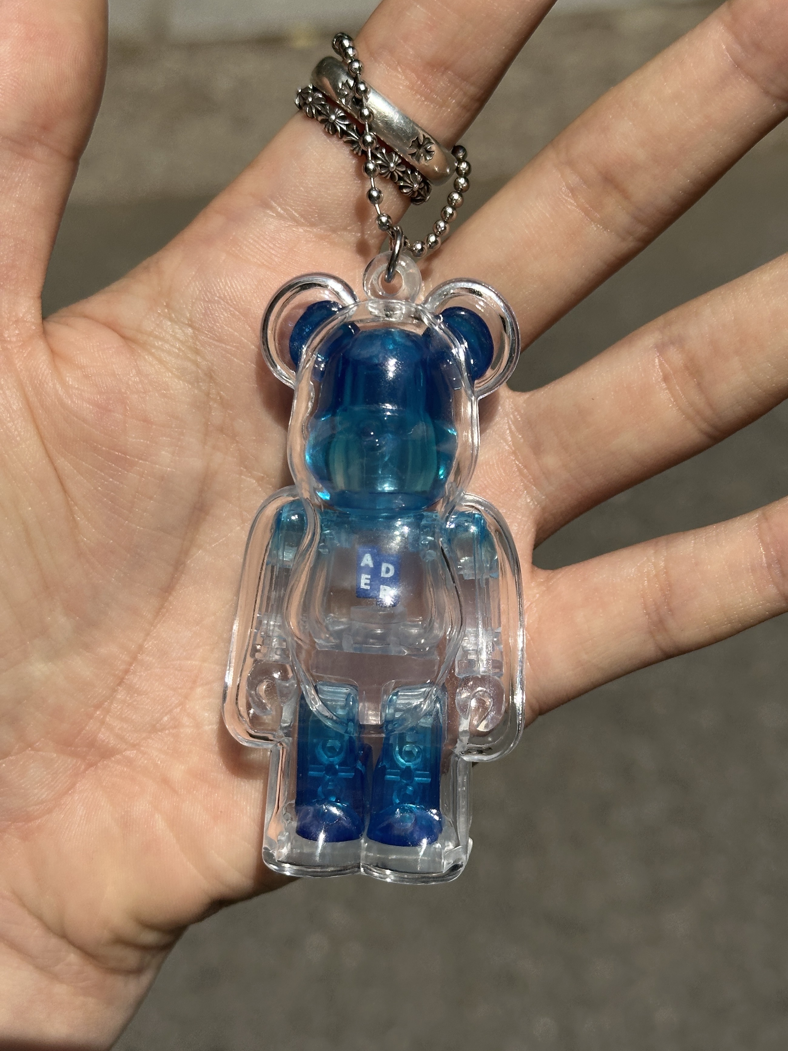 Bearbrick x Ader Error 100% 착용 스타일