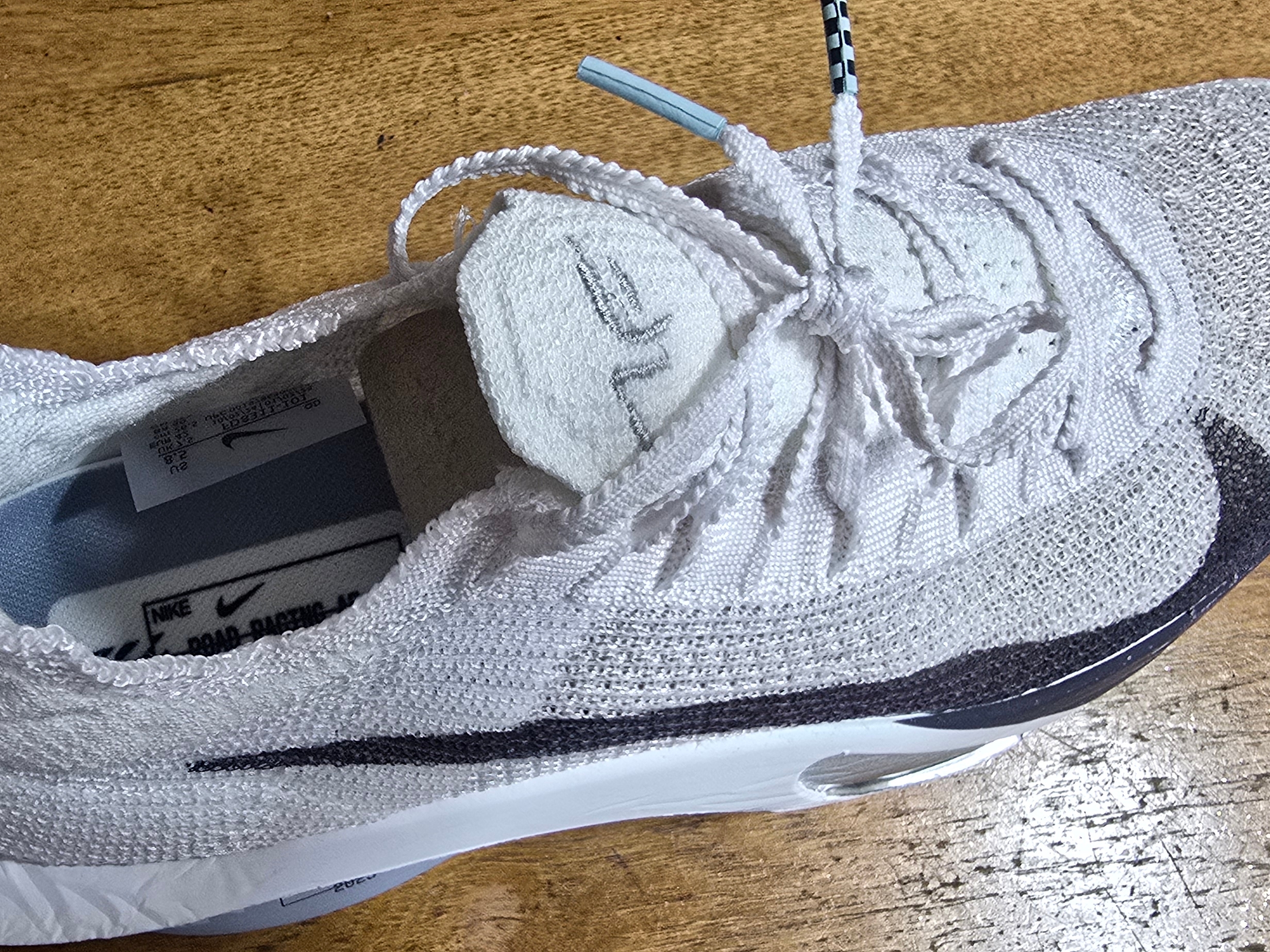Nike Air Zoom Alphafly Next% 3 White Pure Platinum 착용 스타일 - 2