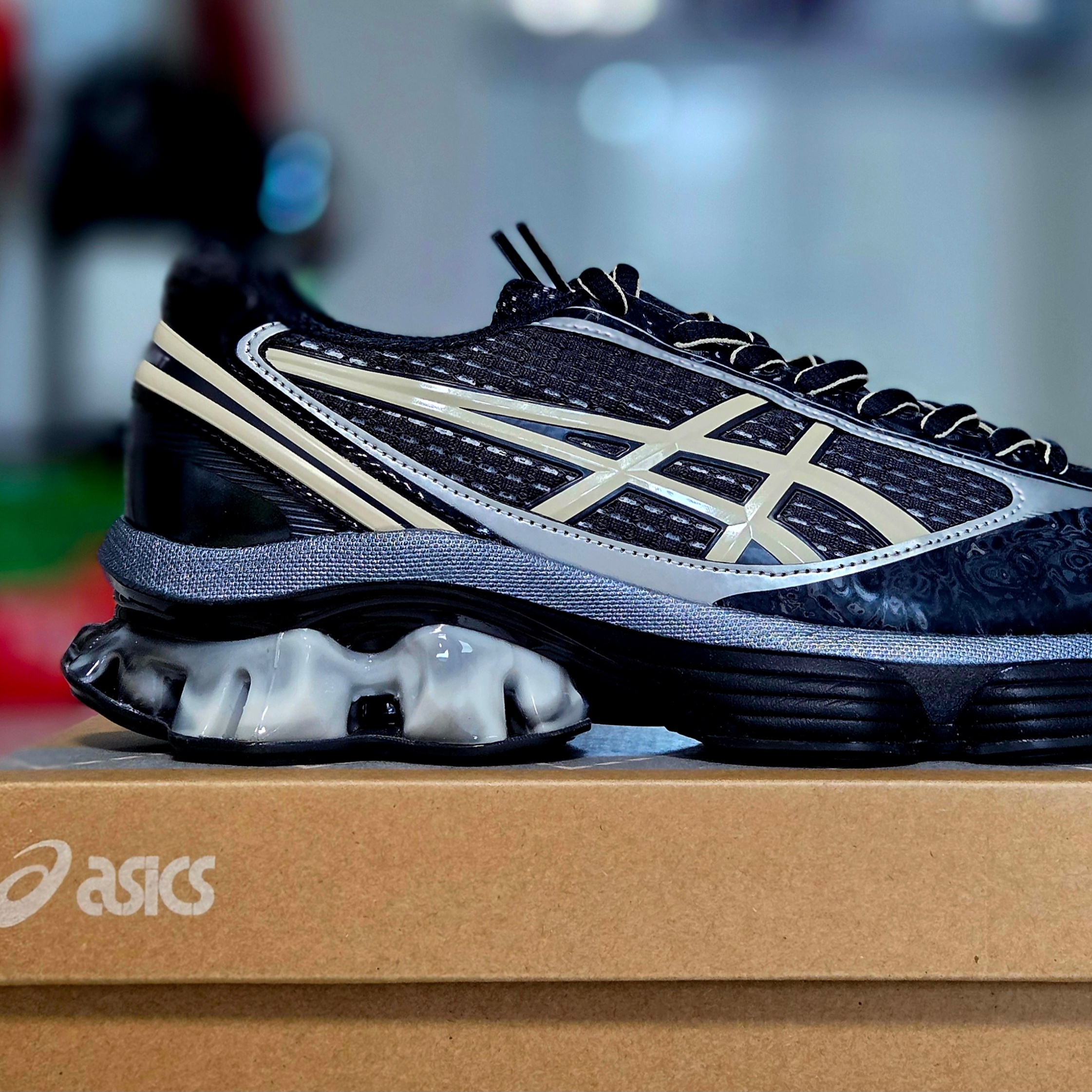 Asics Gel-Kinetic Fluent Black Vanilla 착용 스타일 - 2