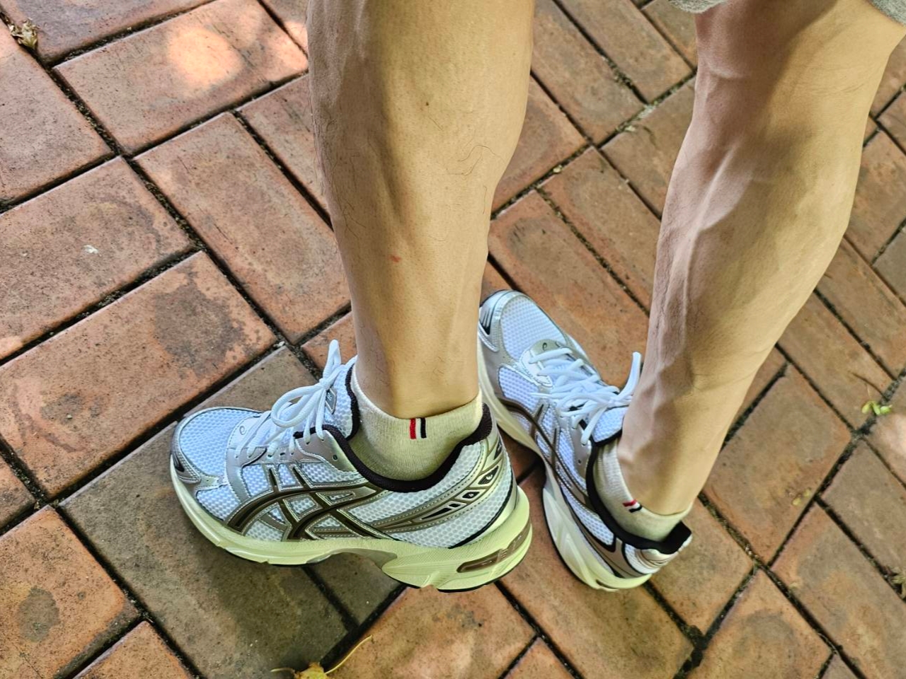 Asics Gel-1130 White Clay Canyon 착용 스타일