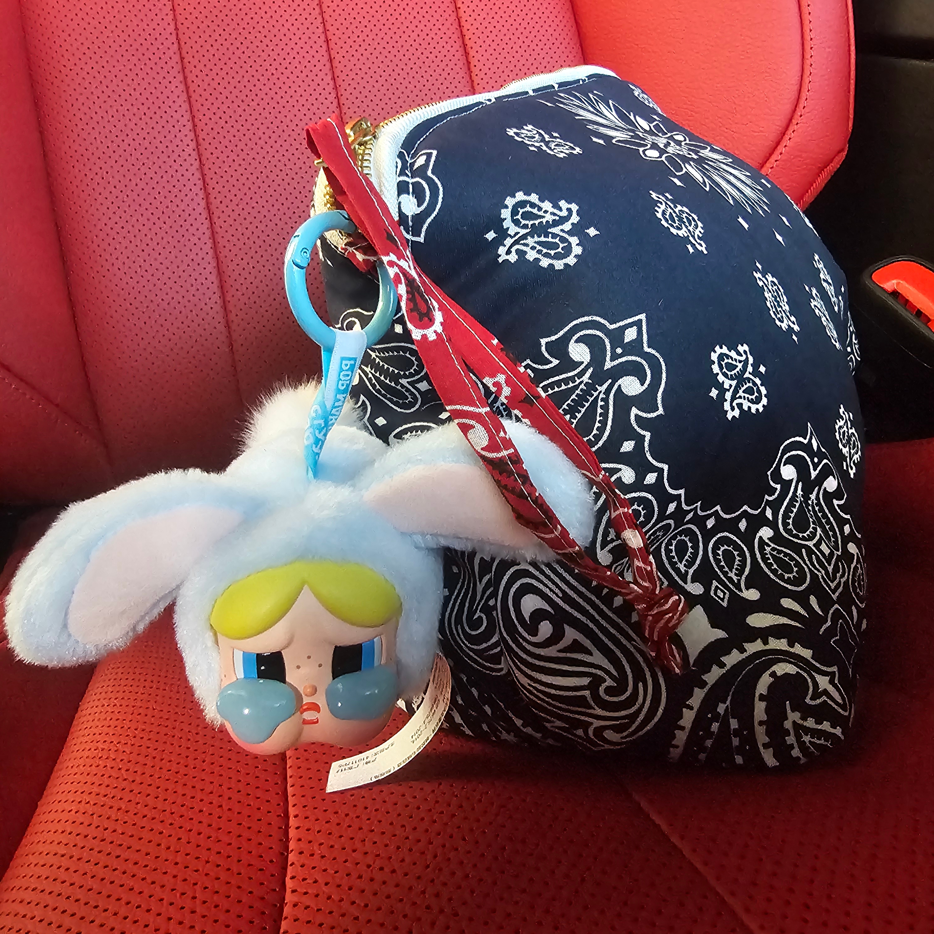 Pop Mart Crybaby x Powerpuff Girls Series Keyring Sealed Case (6 Blind Boxes) 착용 스타일