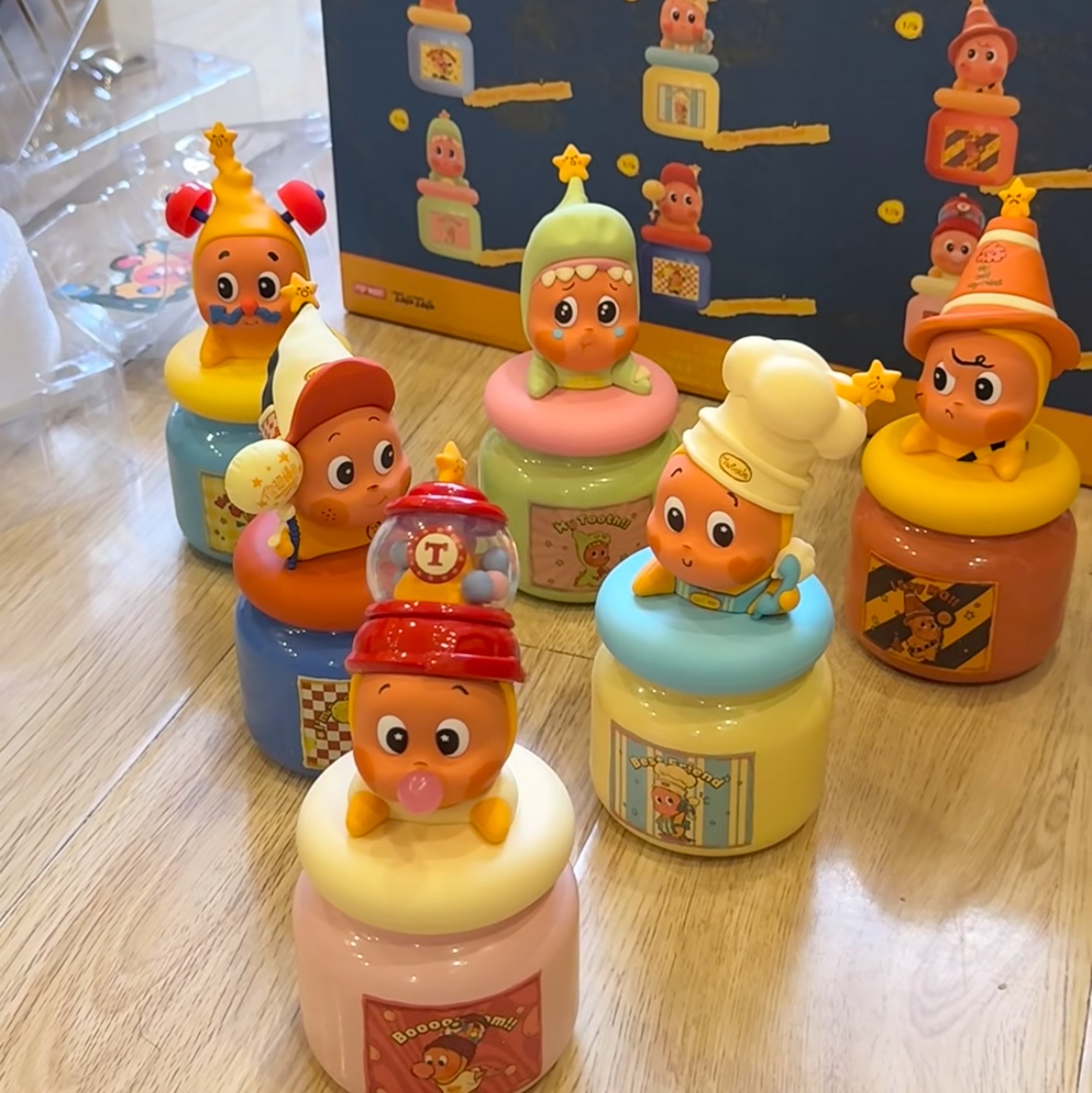 Pop Mart Twinkle Twinkle Be A Little Star Series Aroma Candle Sealed Case (1 Blind Box) 착용 스타일