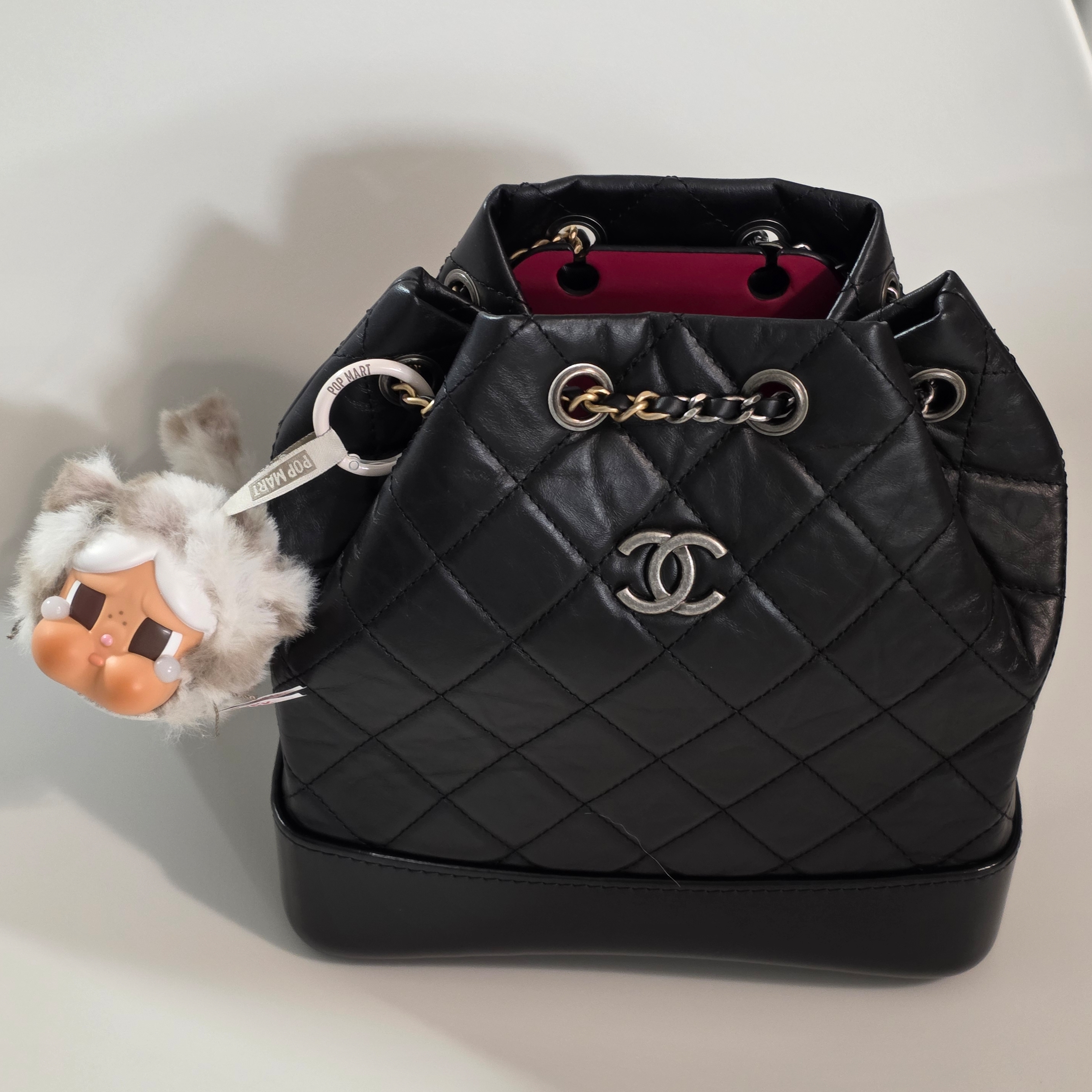 Pop Mart Crybaby Wild But Cutie Series Vinyl Plush Pendant Vanilla Cutie (Opened Case), Chanel Small Gabrielle Backpack Aged Calfskin & Gold Silver Black 착용 스타일 - 1