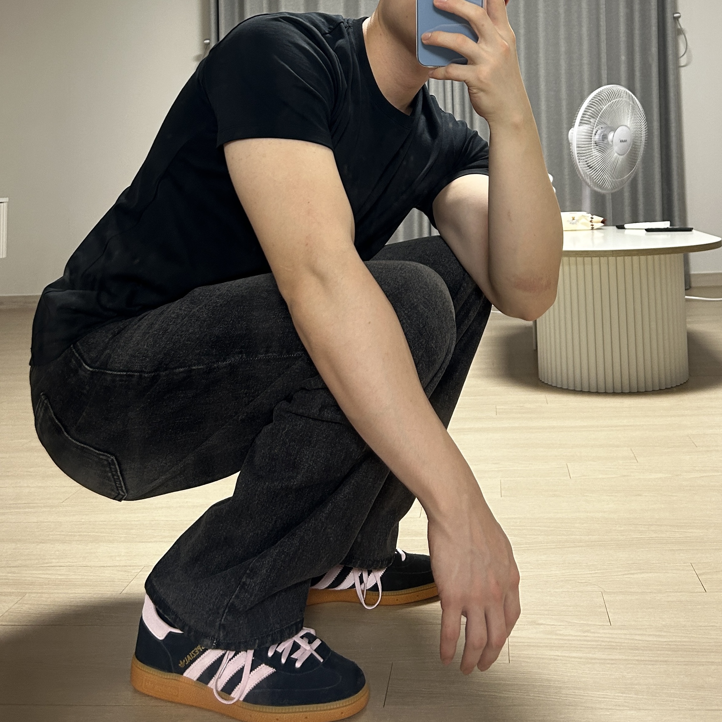 (W) Adidas Spezial Handball Core Black Clear Pink 착용 스타일