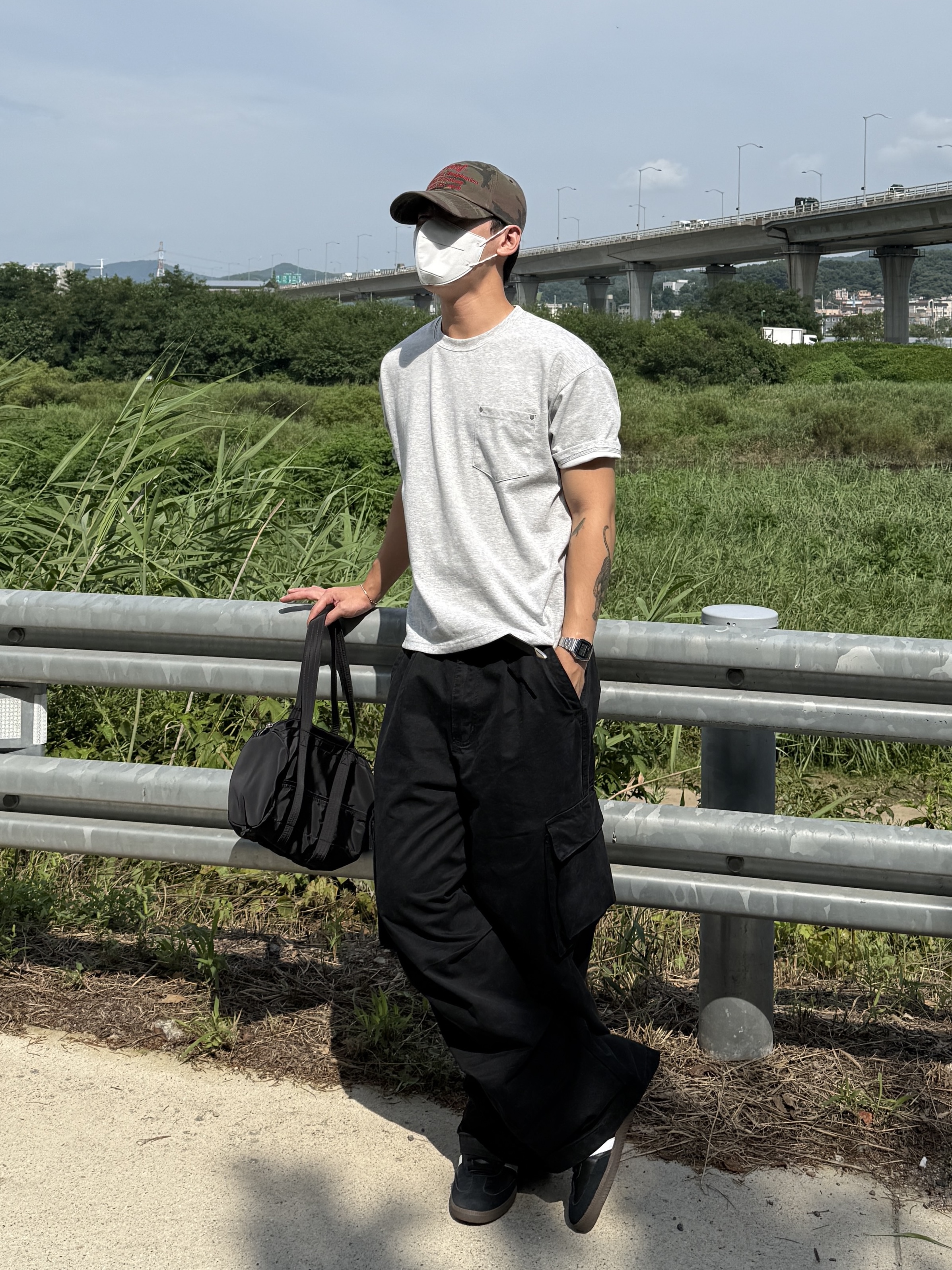 Adidas Samba OG Black White Gum, Casio A-158WA-1 착용 스타일 - 2