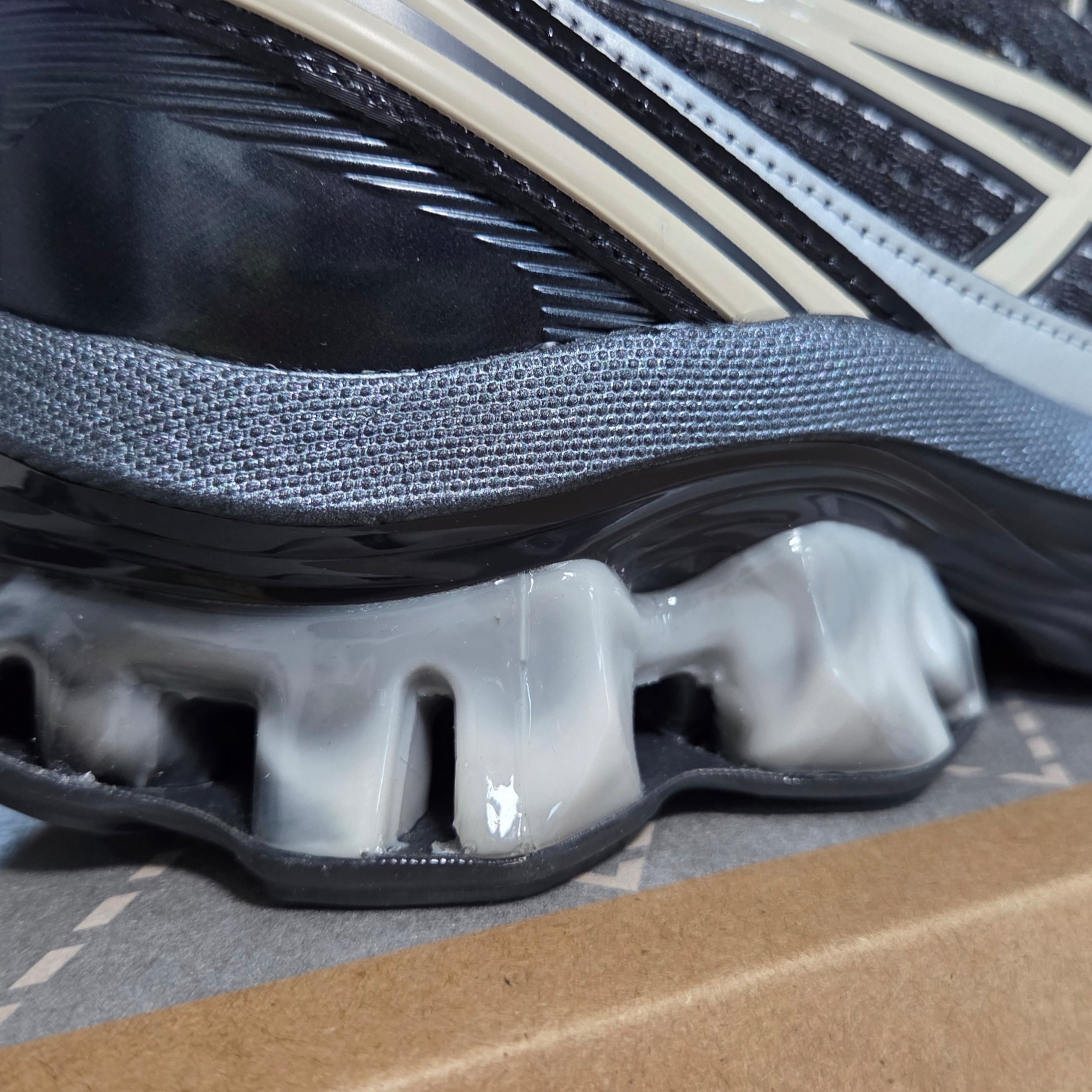 Asics Gel-Kinetic Fluent Black Vanilla 착용 스타일 - 4