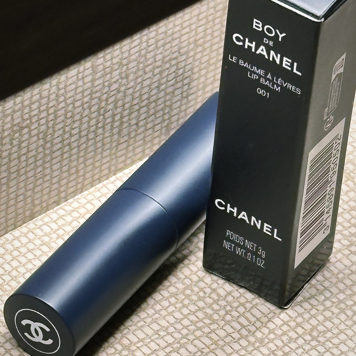 Chanel Boy De Chanel Lip Balm 착용 스타일