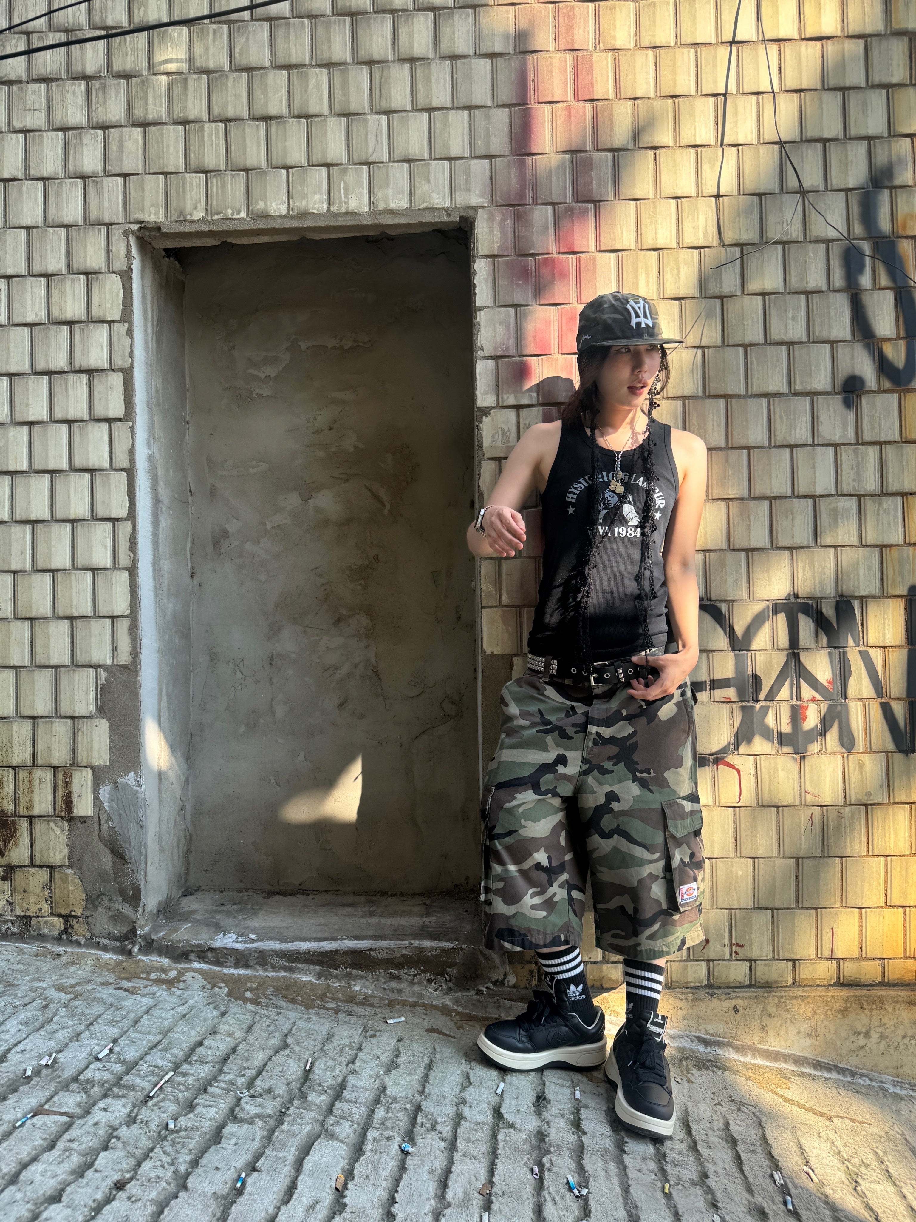 AEAE Ae Symbol Angel Wing Cap Camo, Converse x Drkshdw Turbowpn Ox Black 착용 스타일 - 4