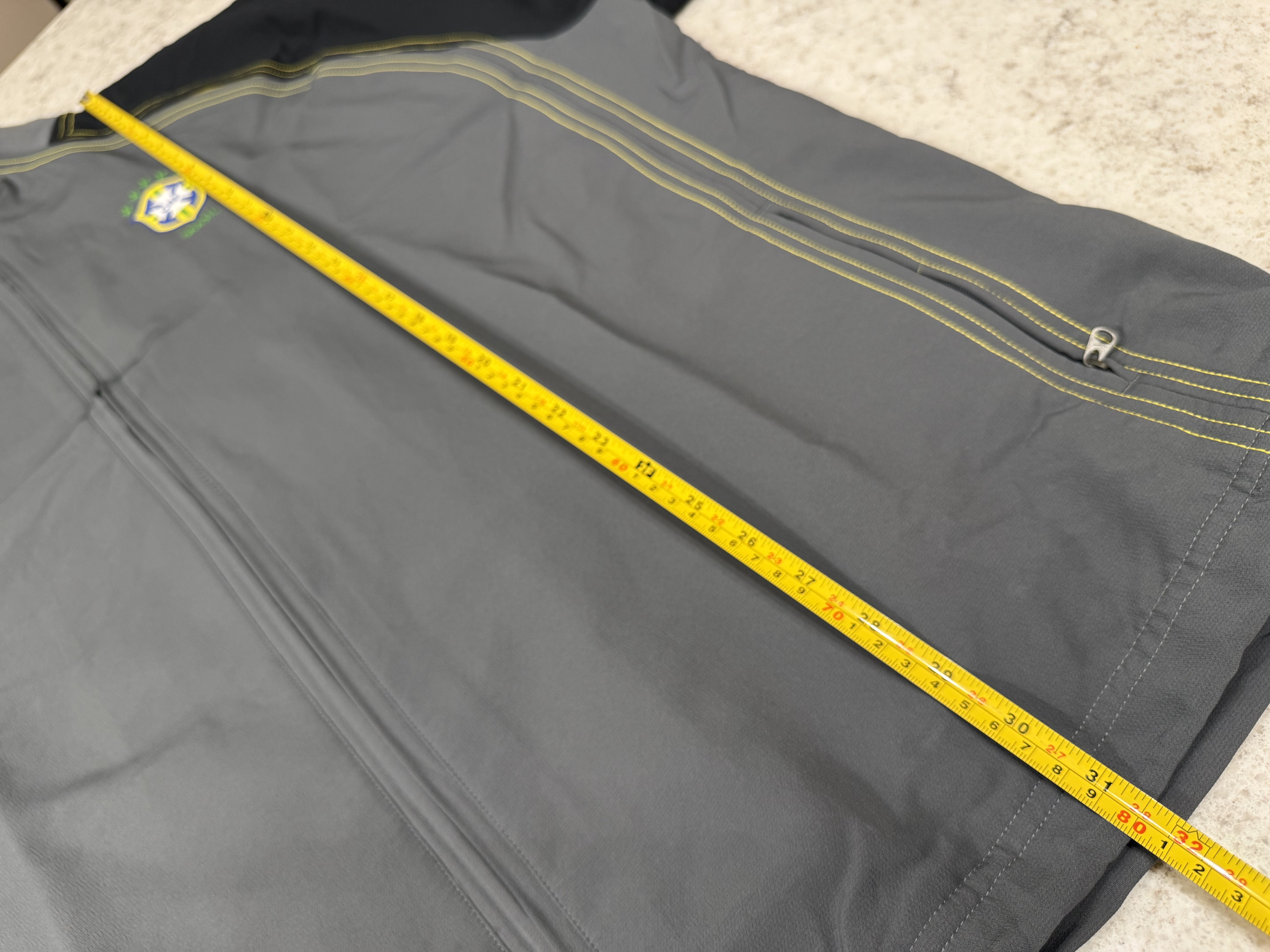 Nike Brazil 2004 Total 90 Reissue Soccer Replica Track Jacket (HV4437-021) 착용 스타일 - 6