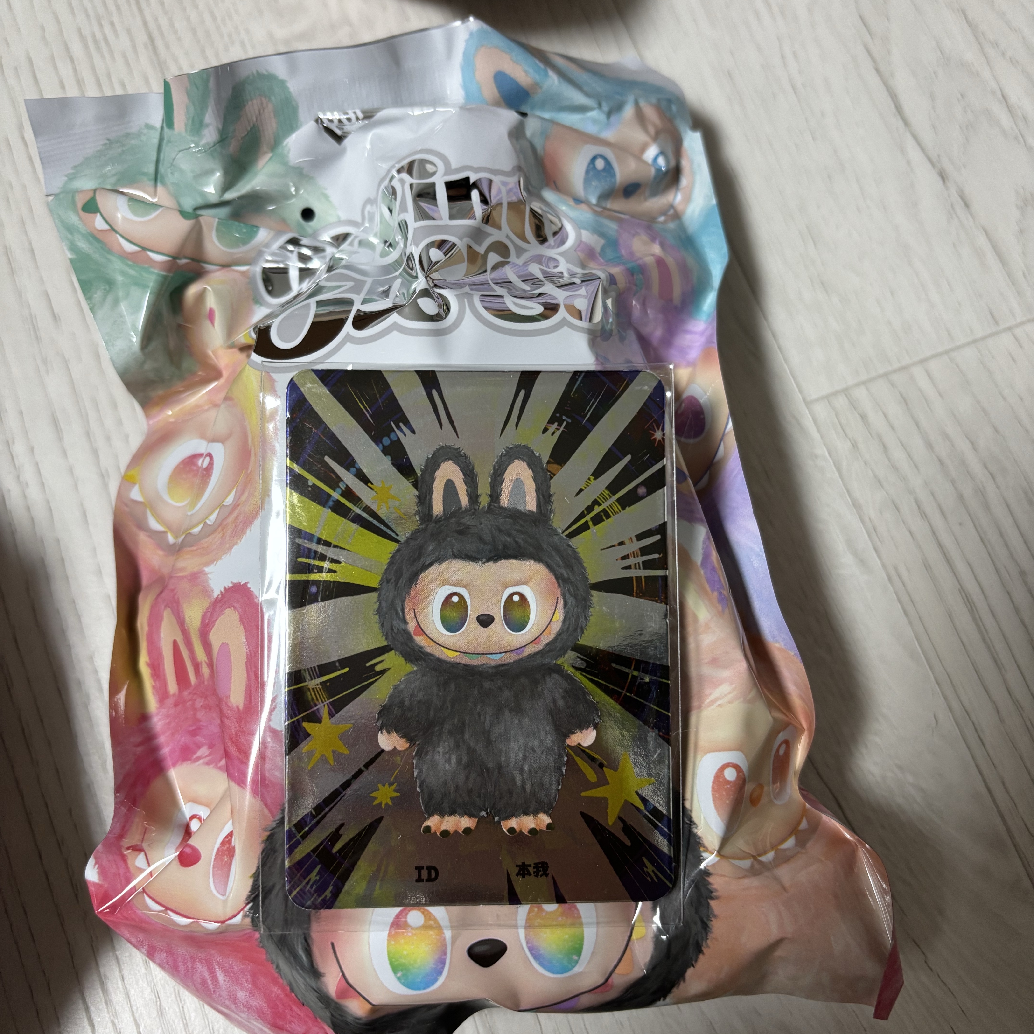 Pop Mart Labubu The Monsters Highlight Series Sealed Case (6 Blind Boxes) 착용 스타일 - 1
