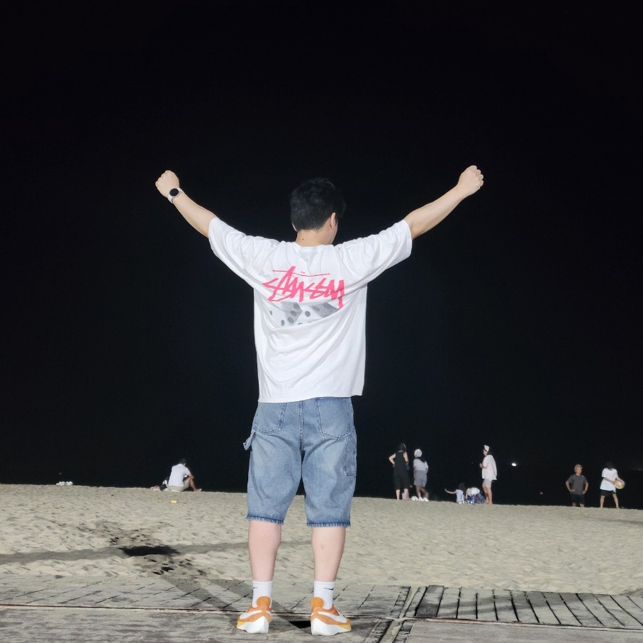 Nike Moon Racer Monarch, Stussy Roll The Dice Pigment Dyed T-Shirt Natural 착용 스타일