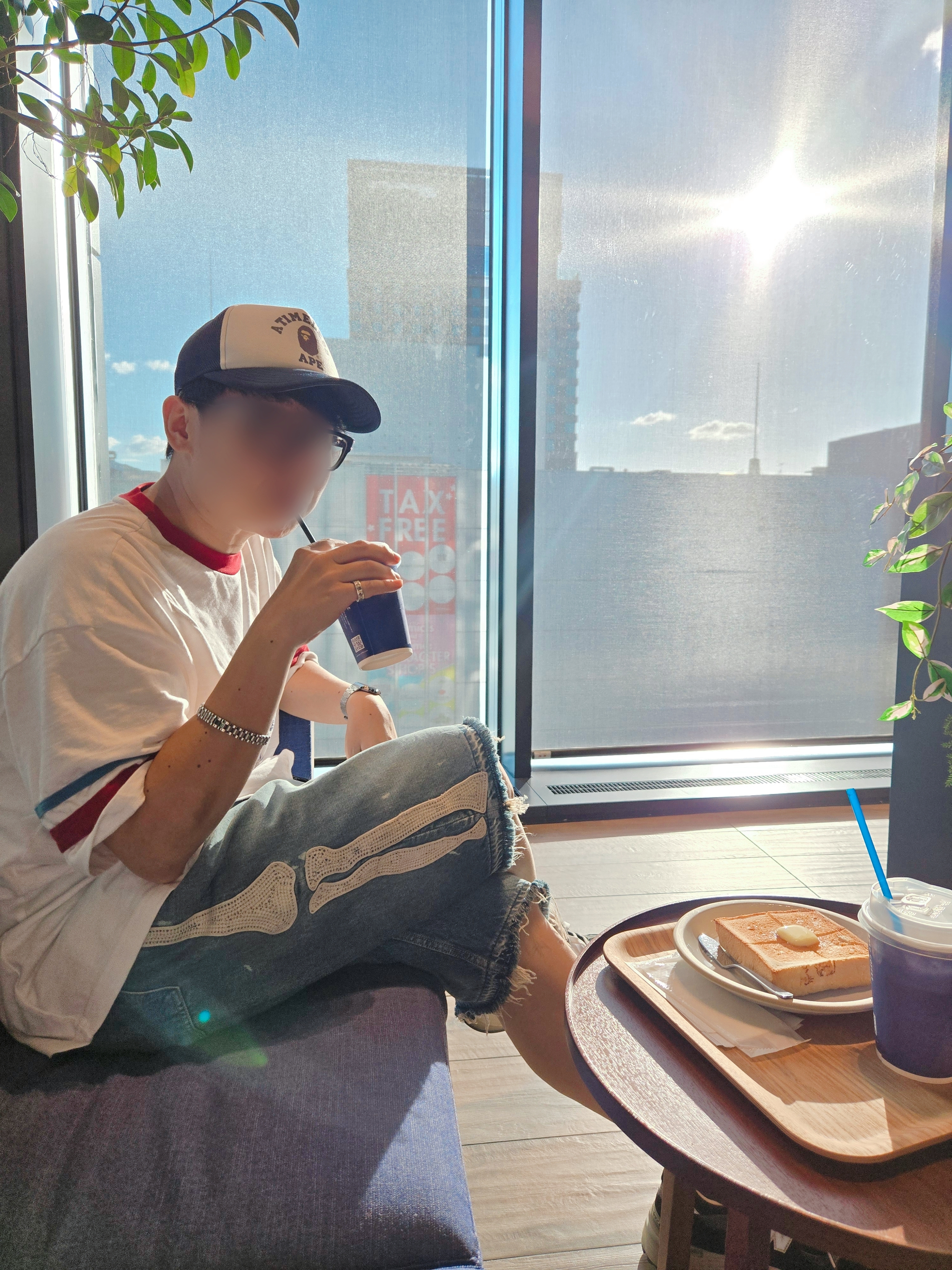 BAPE x JJJJound College Mesh Cap White Navy, Supreme Glazed Athletic S/S Top White - 23FW 착용 스타일