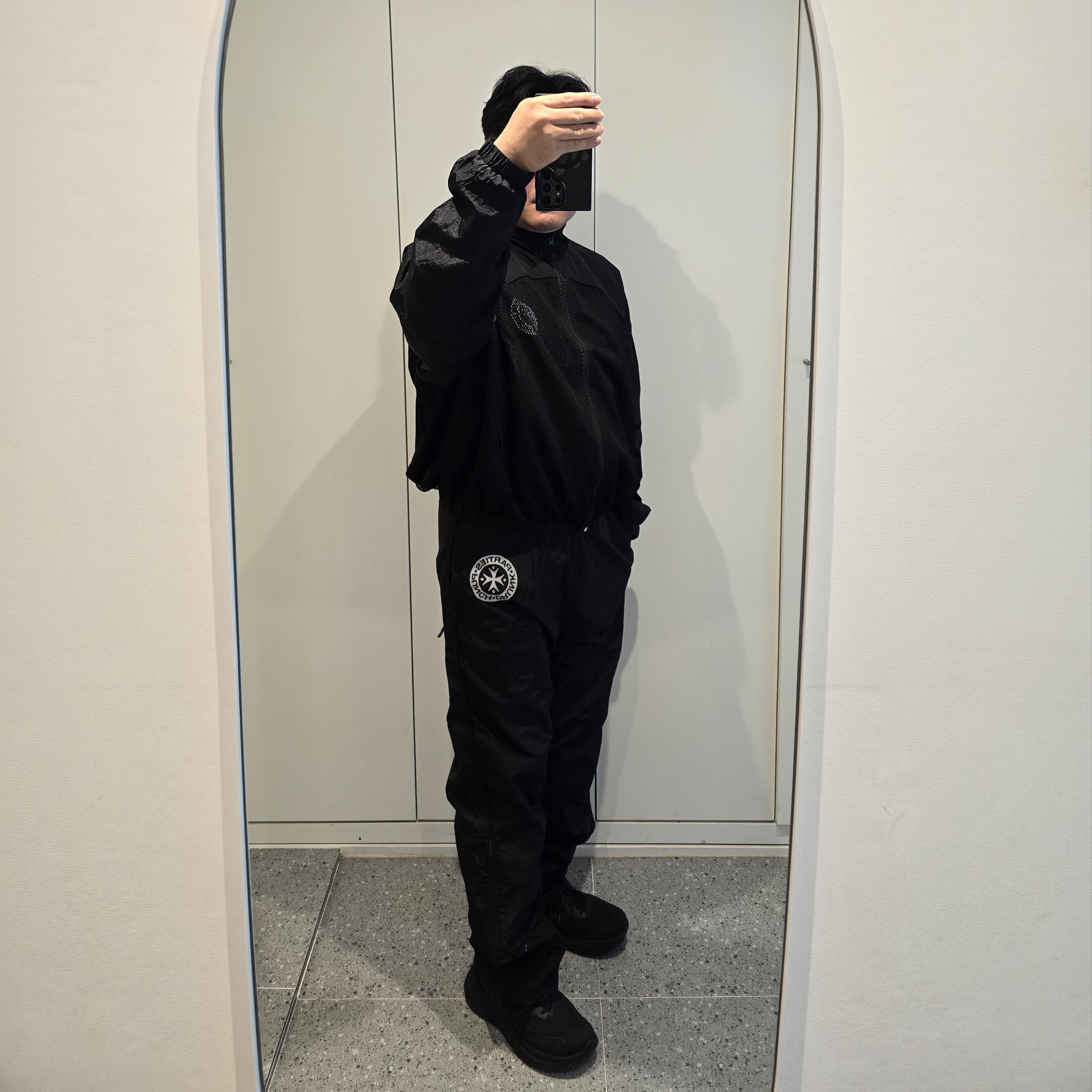 Punch Drunk Parties GhostMark Wind Jacket BLACK 착용 스타일 - 2