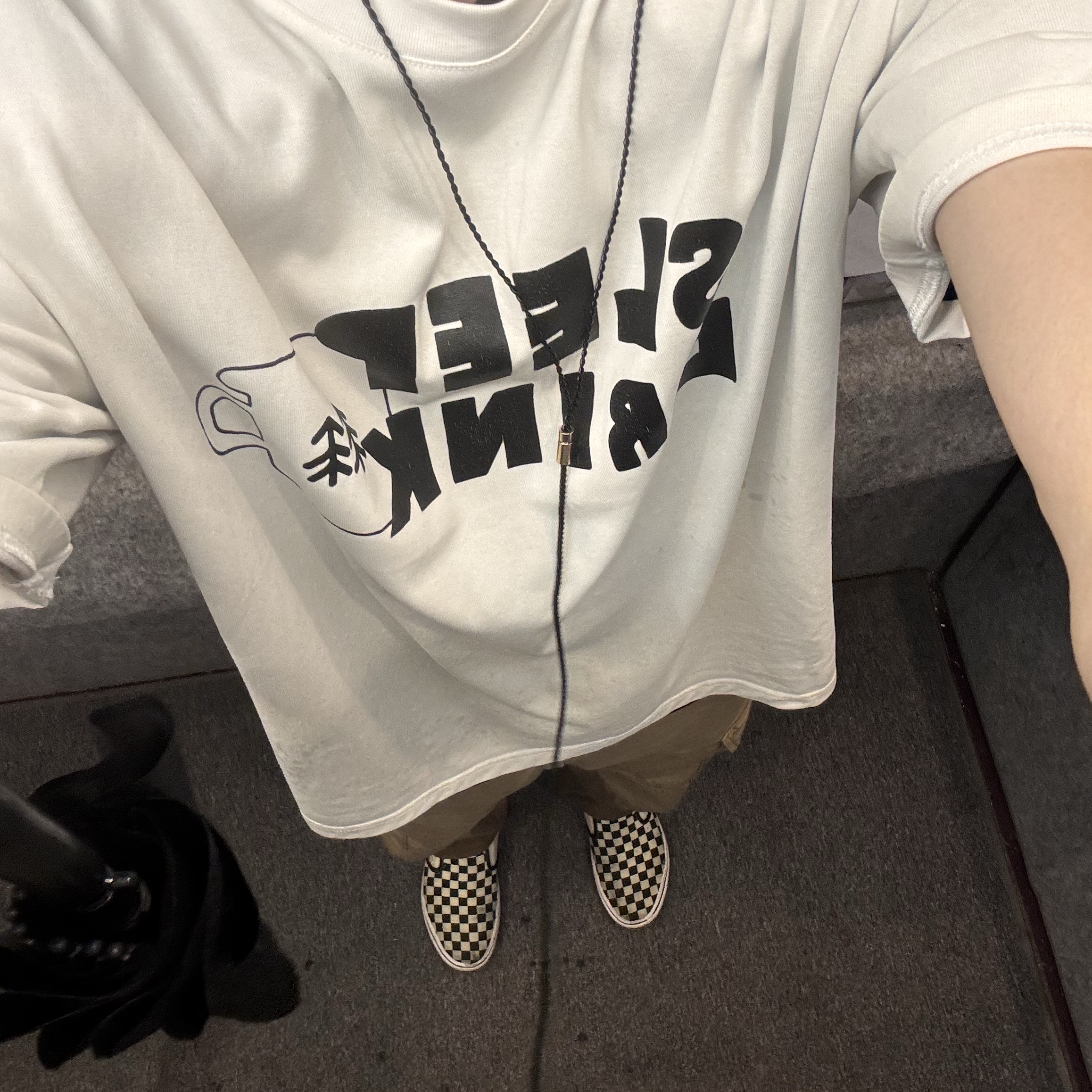 Vans Slip-On Checkerboard, Carhartt WIP Columbia Ripstop Regular Cargo Pants Leather Rinsed 착용 스타일 - 1