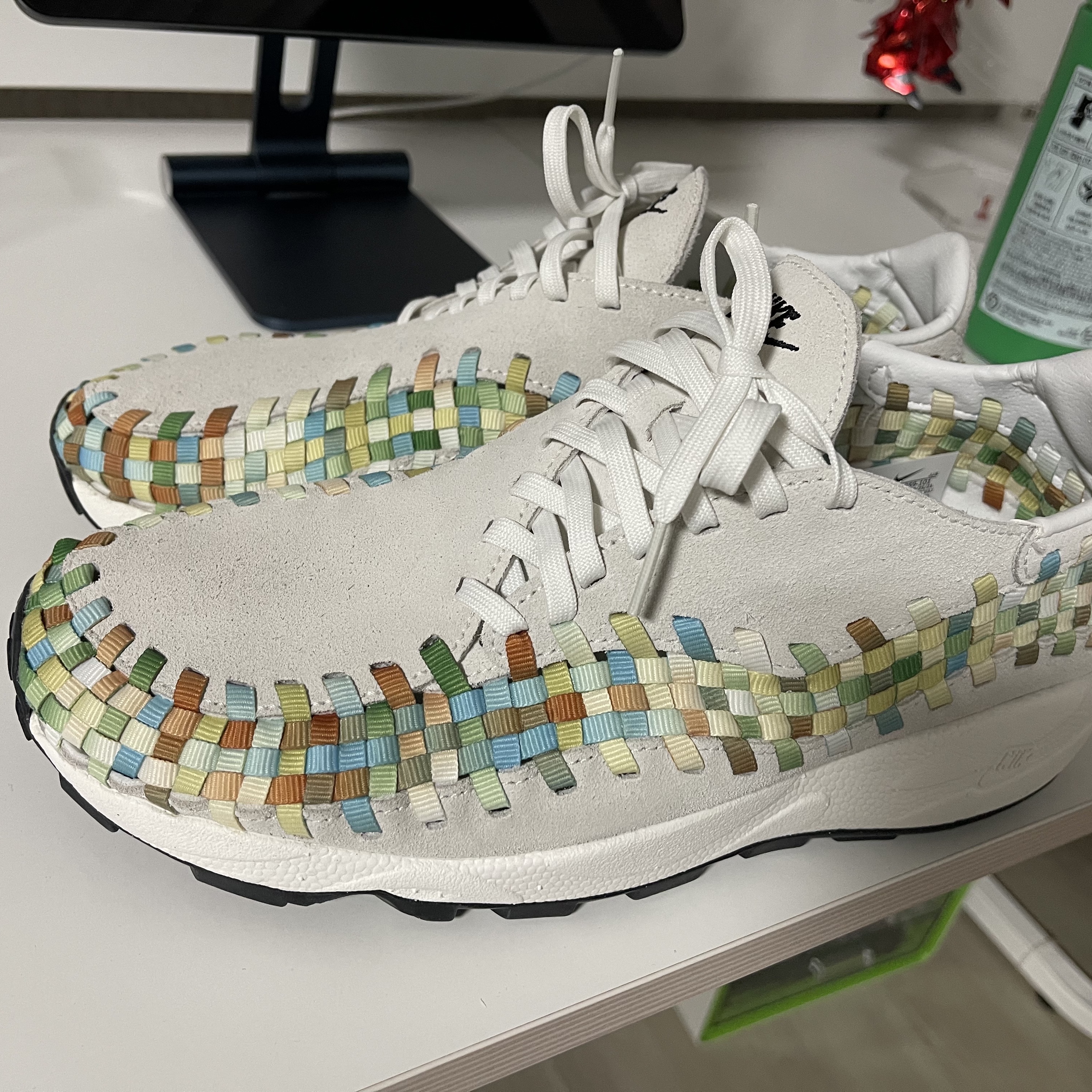 (W) Nike Air Footscape Woven Summit White 착용 스타일