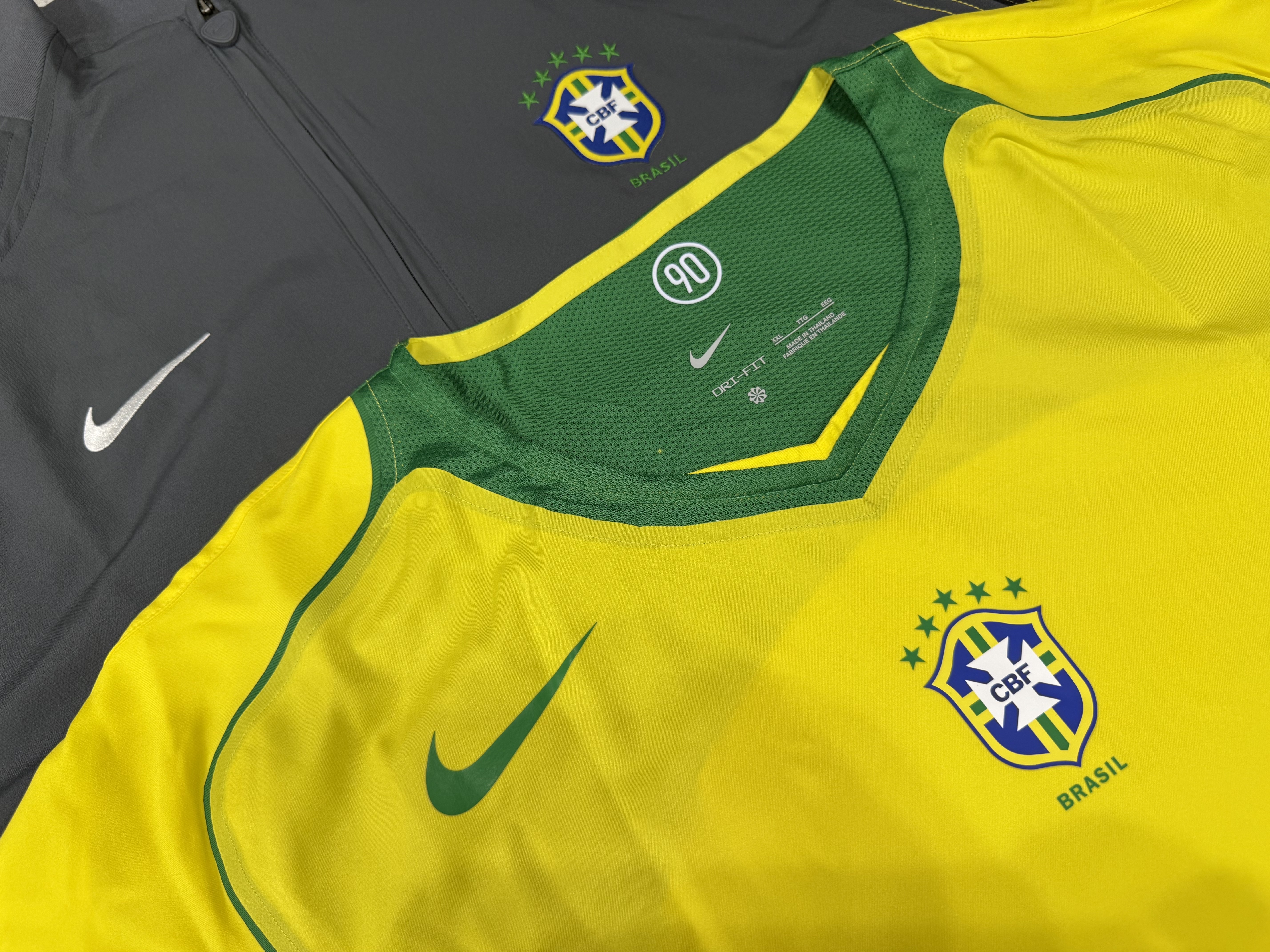 Nike Brazil 2004 Total 90 Reissue Soccer Replica Jersey (Non Marking Ver.) 착용 스타일 - 7