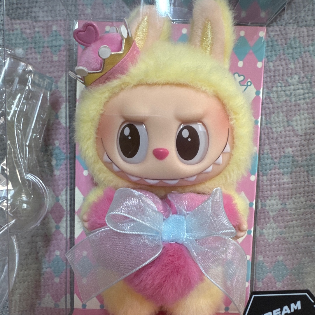 Pop Mart The Monsters Checkmate Series Plush Keyring 착용 스타일