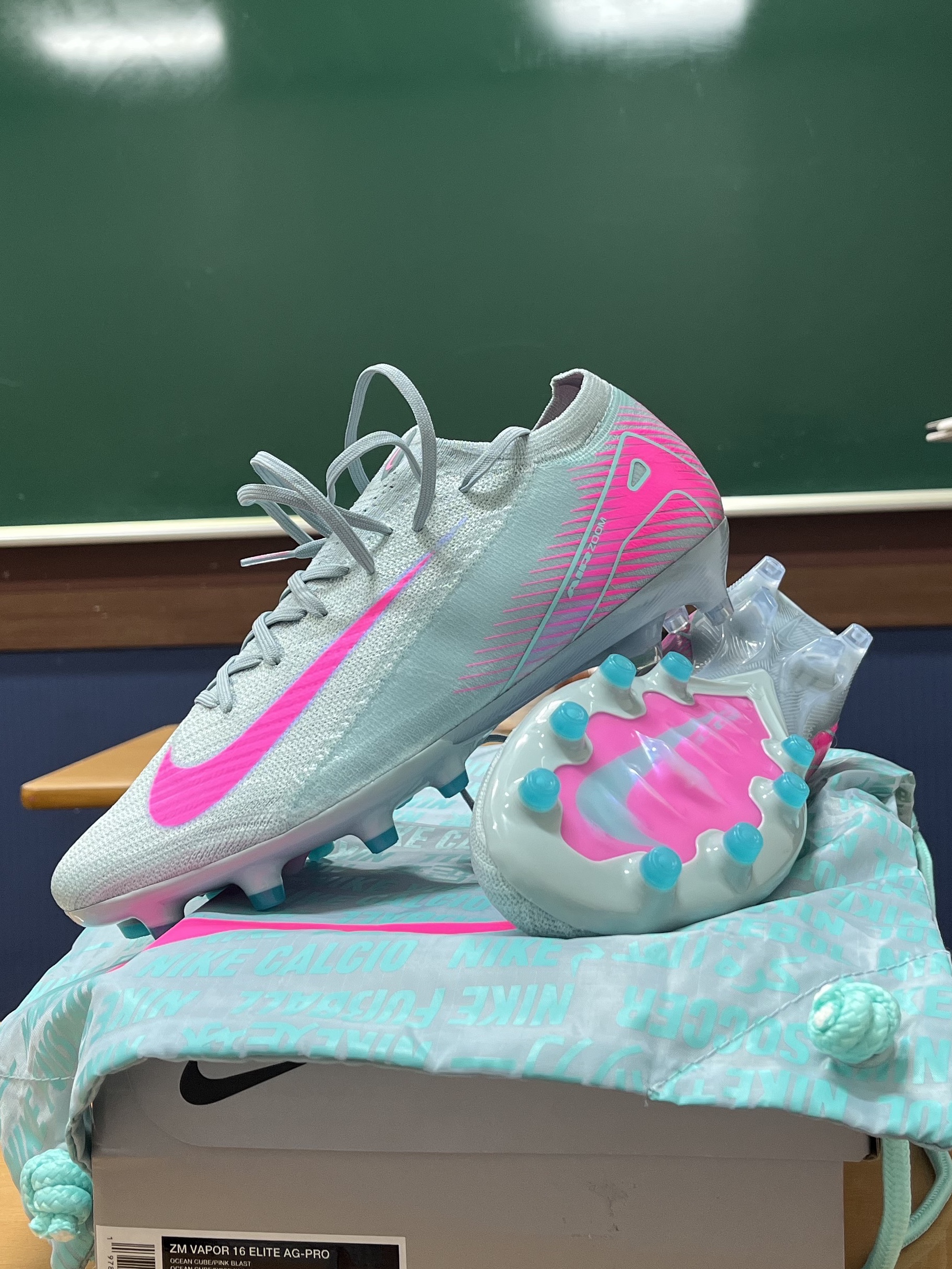 Nike Zoom Mercurial Vapor 16 Elite AG Pro Ocean Cube Pink Blast 착용 스타일