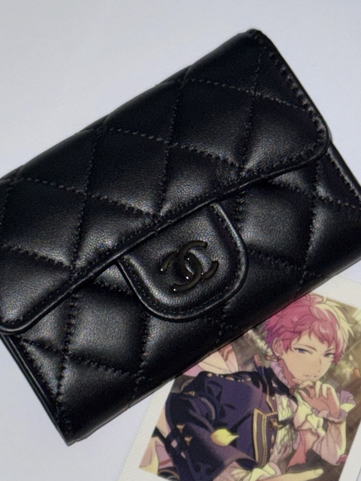 Chanel Classic Card Holder Lambskin & Black Black 착용 스타일 - 1