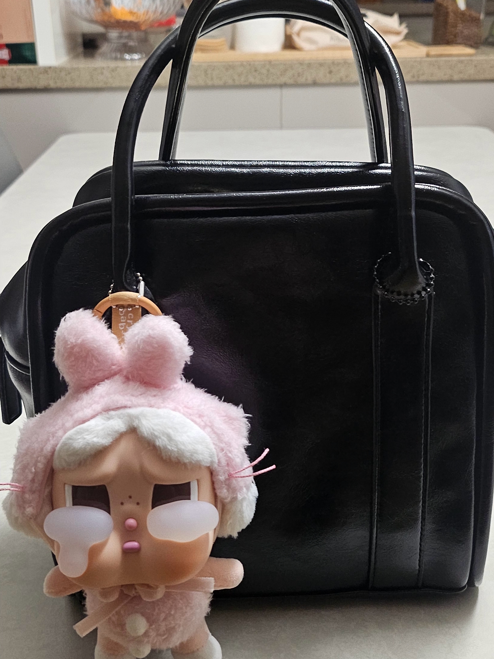 Pop Mart Crybaby Crying Again Series Plush Keyring Sealed Case (1 Blind Box) 착용 스타일
