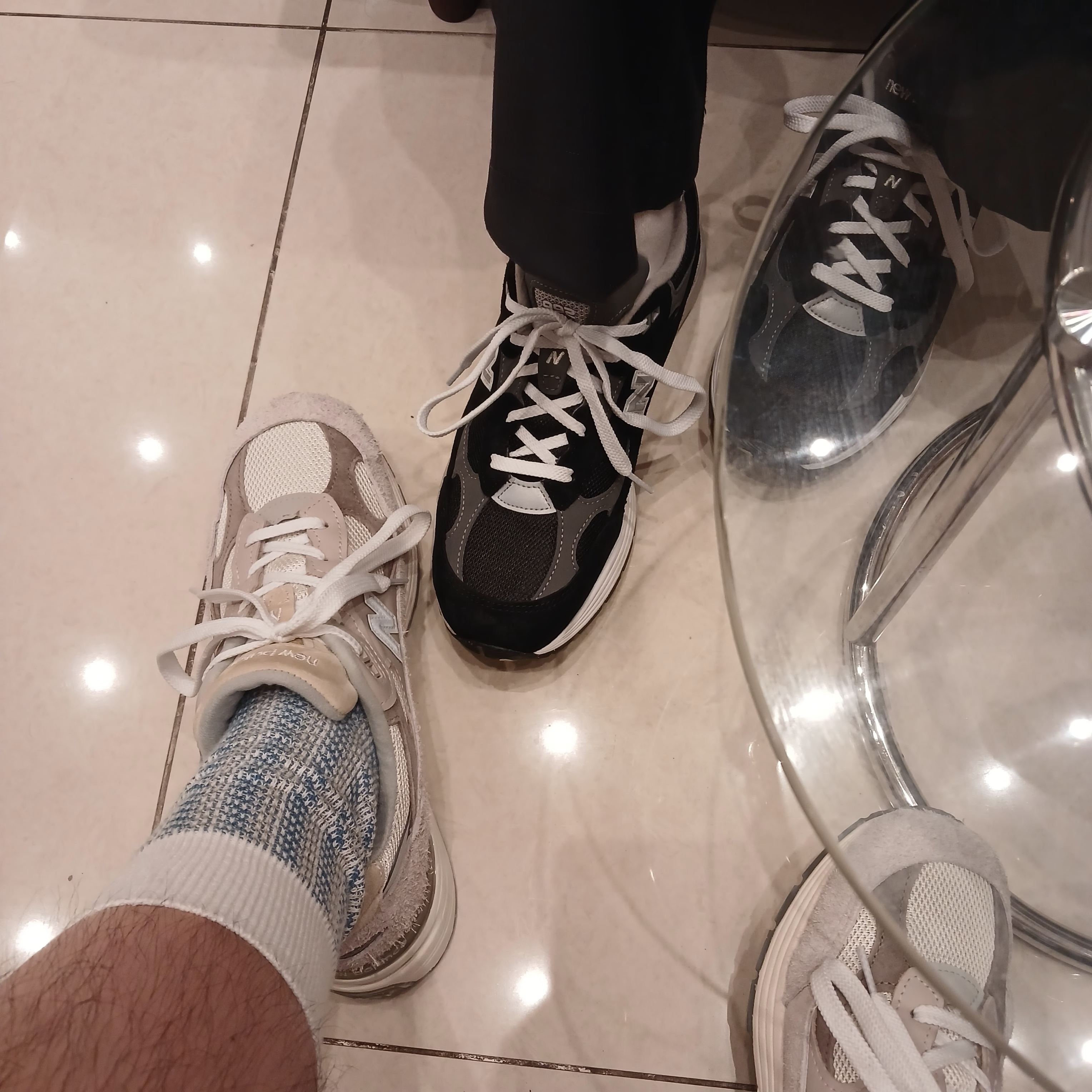 New Balance 992 Made in USA Moonrock Mushroom, New Balance 992 Made in USA Core Black Grey 착용 스타일