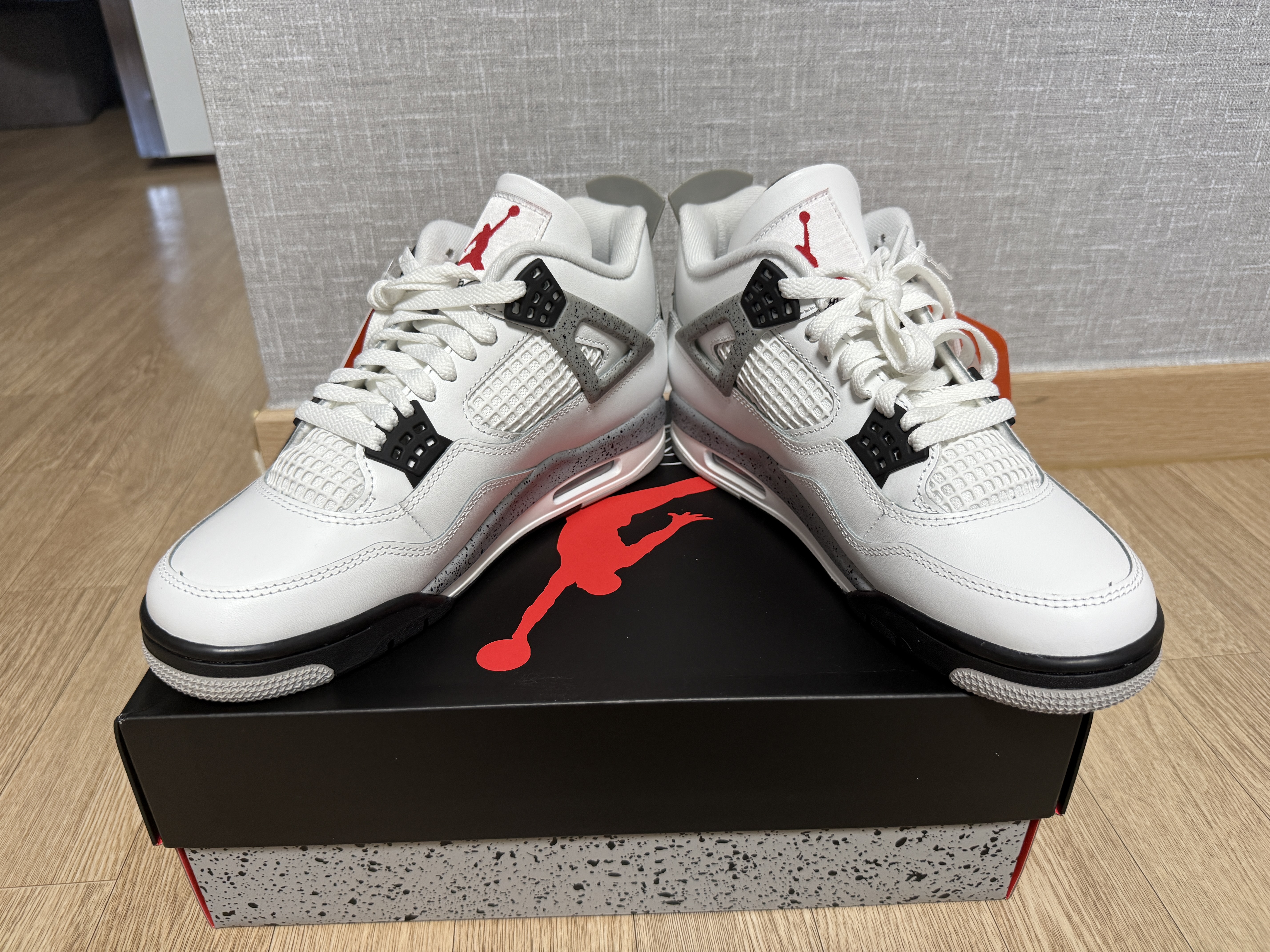 Jordan 4 Retro OG White Cement 2025 착용 스타일