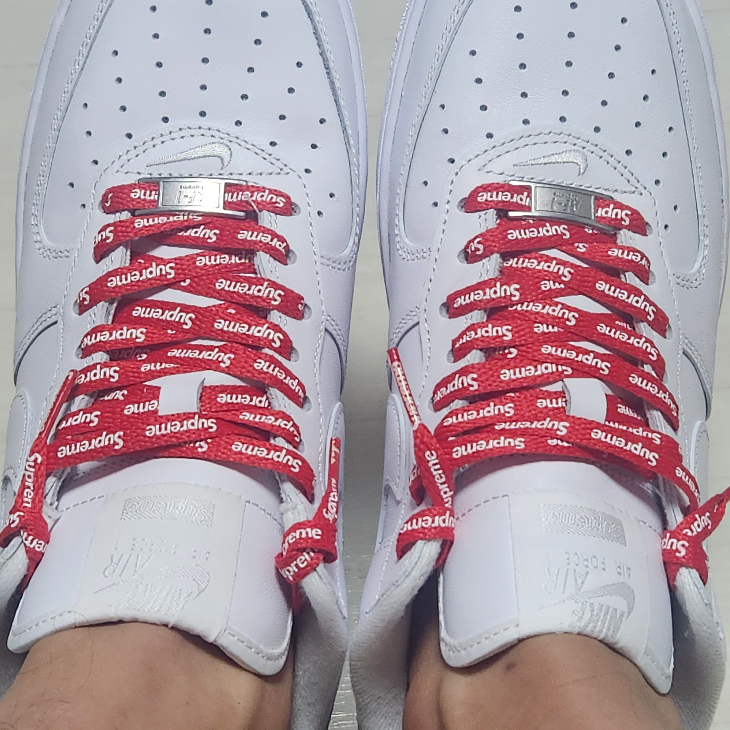 Nike x Supreme Air Force 1 Low White 착용 스타일 - 2